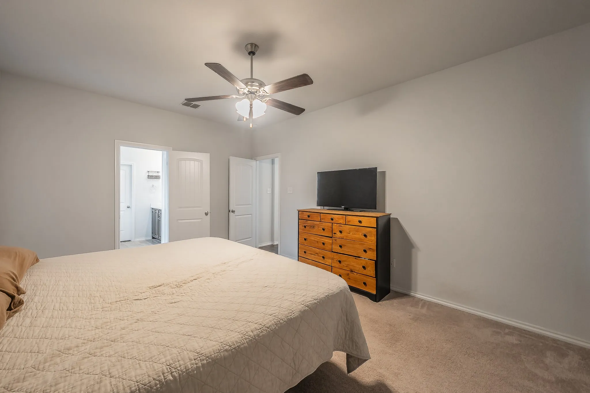Single Family Residence For Rent in Denton County , 561 Concho Street, Aubrey, Texas 76227, 3 Bedroom, 2 Bathroom, 2 Garage spaces, 1,455 Sqft, built in 2020, mls#21352655, Real Estate Agent in Aubrey, Homes For Rent in Denton county, Homes For Rent in Aubrey, Realtor in Aubrey Texas, Real Estate Brokerage Independent Realty Texas, Luminita Cordes Realtor