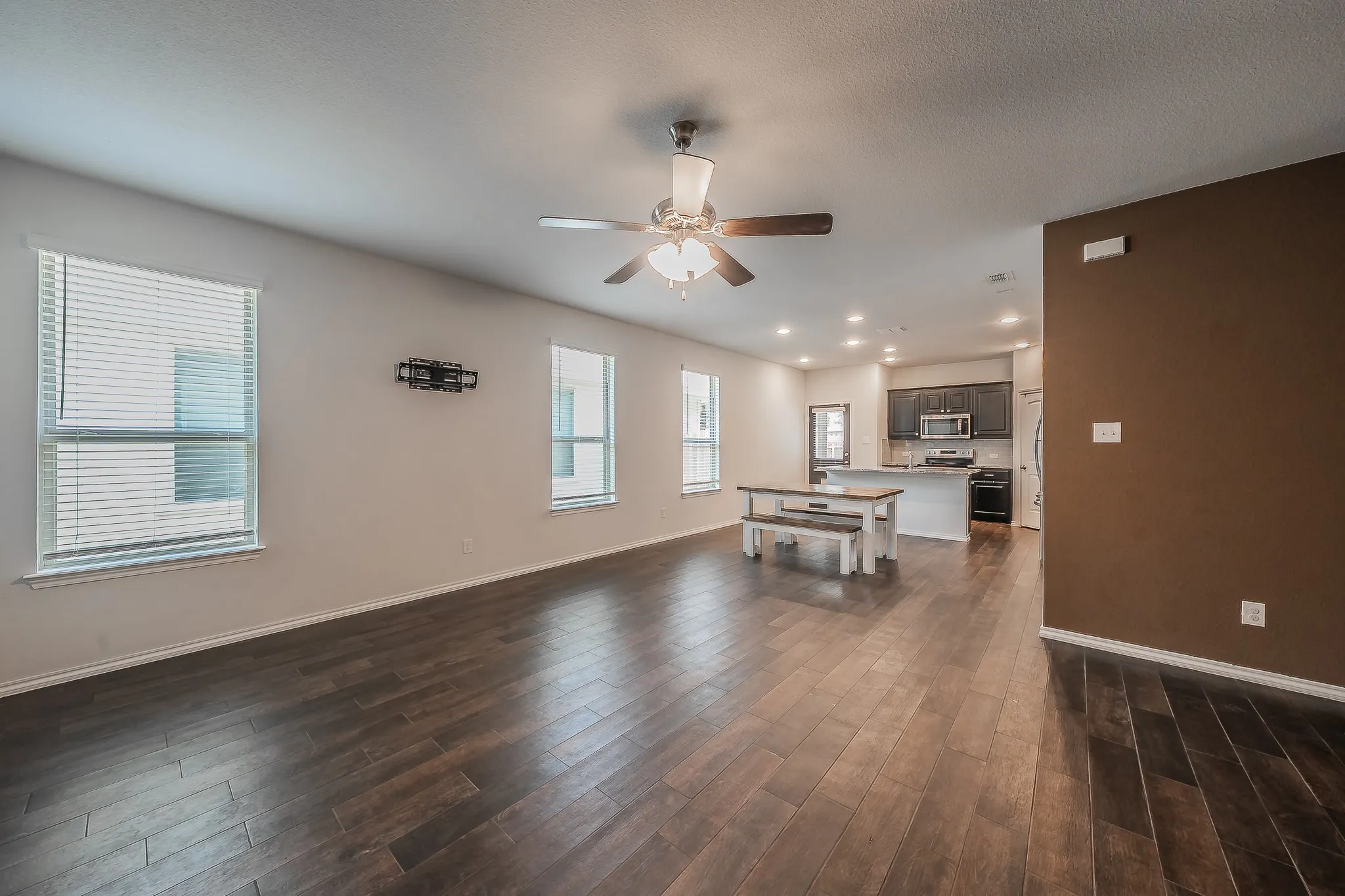 Single Family Residence For Rent in Denton County , 561 Concho Street, Aubrey, Texas 76227, 3 Bedroom, 2 Bathroom, 2 Garage spaces, 1,455 Sqft, built in 2020, mls#21352655, Real Estate Agent in Aubrey, Homes For Rent in Denton county, Homes For Rent in Aubrey, Realtor in Aubrey Texas, Real Estate Brokerage Independent Realty Texas, Luminita Cordes Realtor