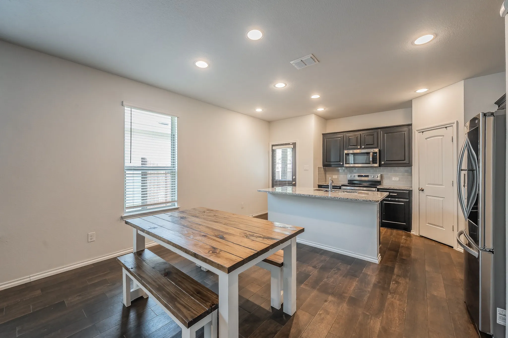 Single Family Residence For Rent in Denton County , 561 Concho Street, Aubrey, Texas 76227, 3 Bedroom, 2 Bathroom, 2 Garage spaces, 1,455 Sqft, built in 2020, mls#21352655, Real Estate Agent in Aubrey, Homes For Rent in Denton county, Homes For Rent in Aubrey, Realtor in Aubrey Texas, Real Estate Brokerage Independent Realty Texas, Luminita Cordes Realtor