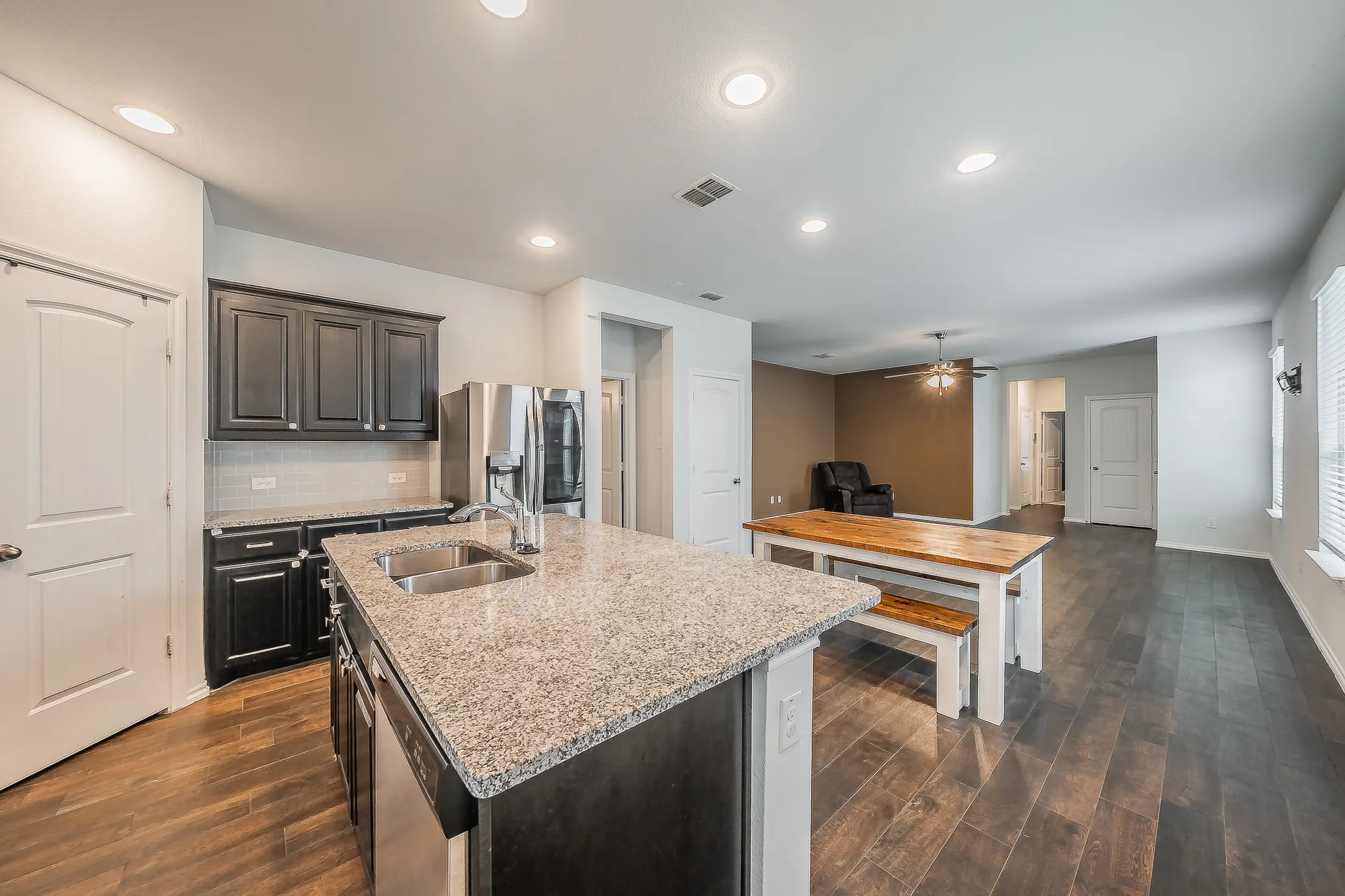 Single Family Residence For Rent in Denton County , 561 Concho Street, Aubrey, Texas 76227, 3 Bedroom, 2 Bathroom, 2 Garage spaces, 1,455 Sqft, built in 2020, mls#21352655, Real Estate Agent in Aubrey, Homes For Rent in Denton county, Homes For Rent in Aubrey, Realtor in Aubrey Texas, Real Estate Brokerage Independent Realty Texas, Luminita Cordes Realtor