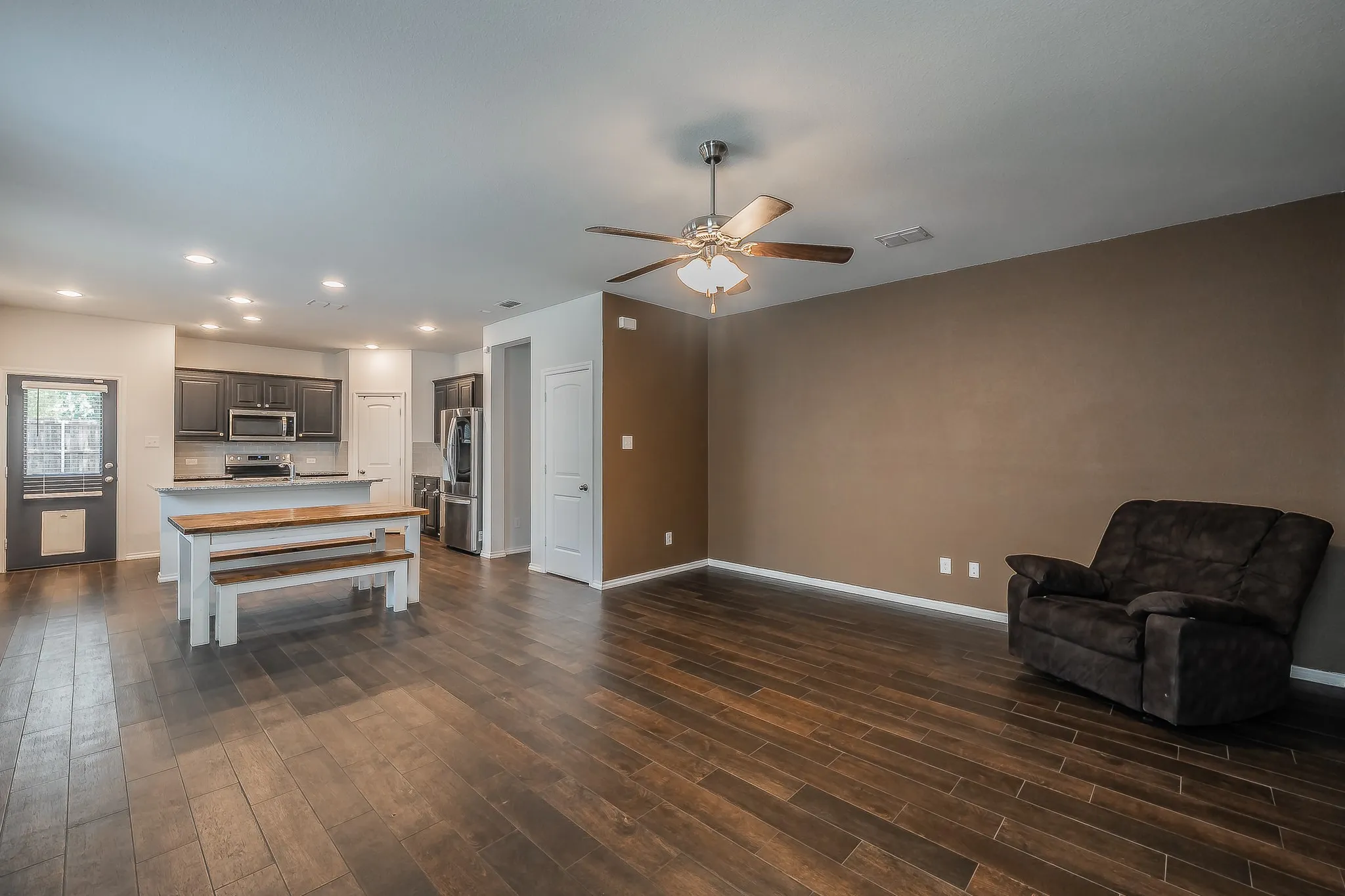 Single Family Residence For Rent in Denton County , 561 Concho Street, Aubrey, Texas 76227, 3 Bedroom, 2 Bathroom, 2 Garage spaces, 1,455 Sqft, built in 2020, mls#21352655, Real Estate Agent in Aubrey, Homes For Rent in Denton county, Homes For Rent in Aubrey, Realtor in Aubrey Texas, Real Estate Brokerage Independent Realty Texas, Luminita Cordes Realtor