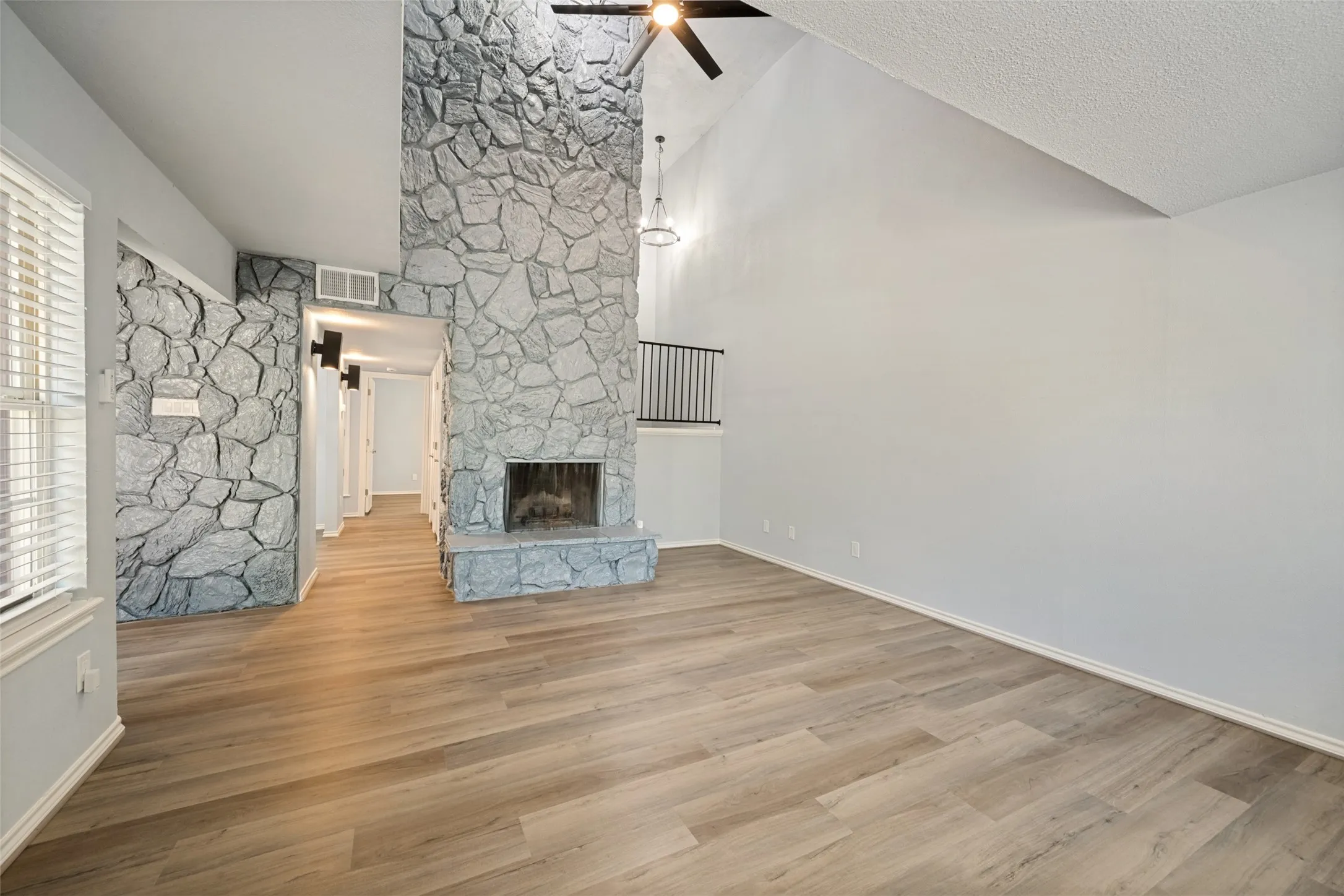 Townhouse For Sale in Tarrant County , 2229 Seville Court, Dalworthington Gardens, Texas 76013, 4 Bedroom, 3 Bathroom, 2 Garage spaces, 2,092 Sqft, built in 1972, mls#21348956, Real Estate Agent in Dalworthington Gardens, Homes For Sale in Tarrant county, Homes For Sale in Dalworthington Gardens, Realtor in Dalworthington Gardens Texas, Real Estate Brokerage Independent Realty Texas, Luminita Cordes Realtor