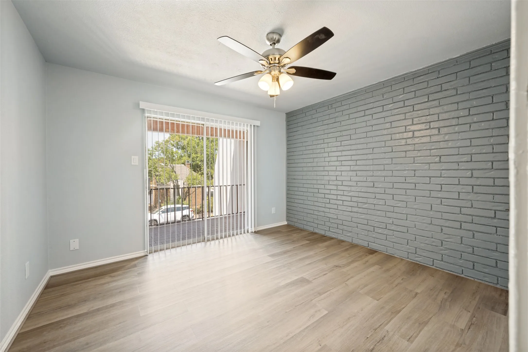 Townhouse For Sale in Tarrant County , 2229 Seville Court, Dalworthington Gardens, Texas 76013, 4 Bedroom, 3 Bathroom, 2 Garage spaces, 2,092 Sqft, built in 1972, mls#21348956, Real Estate Agent in Dalworthington Gardens, Homes For Sale in Tarrant county, Homes For Sale in Dalworthington Gardens, Realtor in Dalworthington Gardens Texas, Real Estate Brokerage Independent Realty Texas, Luminita Cordes Realtor