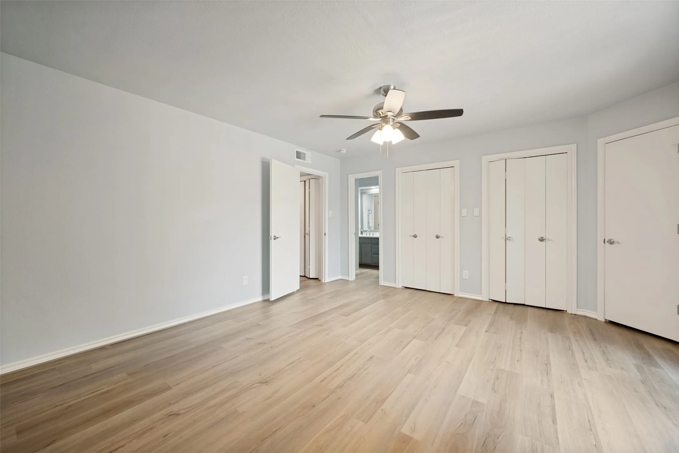 Townhouse For Sale in Tarrant County , 2229 Seville Court, Dalworthington Gardens, Texas 76013, 4 Bedroom, 3 Bathroom, 2 Garage spaces, 2,092 Sqft, built in 1972, mls#21348956, Real Estate Agent in Dalworthington Gardens, Homes For Sale in Tarrant county, Homes For Sale in Dalworthington Gardens, Realtor in Dalworthington Gardens Texas, Real Estate Brokerage Independent Realty Texas, Luminita Cordes Realtor