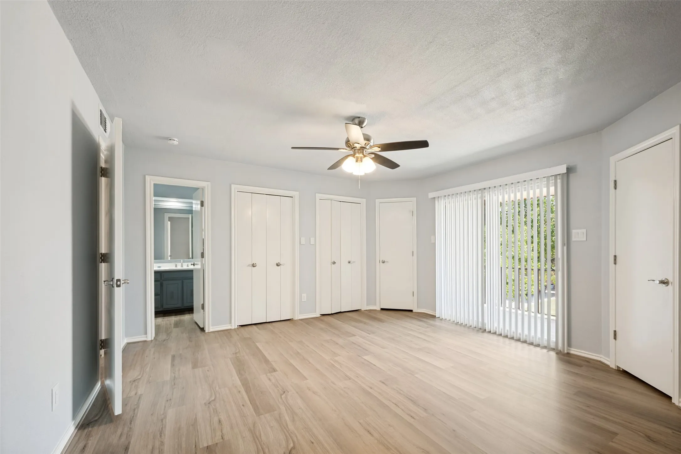 Townhouse For Sale in Tarrant County , 2229 Seville Court, Dalworthington Gardens, Texas 76013, 4 Bedroom, 3 Bathroom, 2 Garage spaces, 2,092 Sqft, built in 1972, mls#21348956, Real Estate Agent in Dalworthington Gardens, Homes For Sale in Tarrant county, Homes For Sale in Dalworthington Gardens, Realtor in Dalworthington Gardens Texas, Real Estate Brokerage Independent Realty Texas, Luminita Cordes Realtor