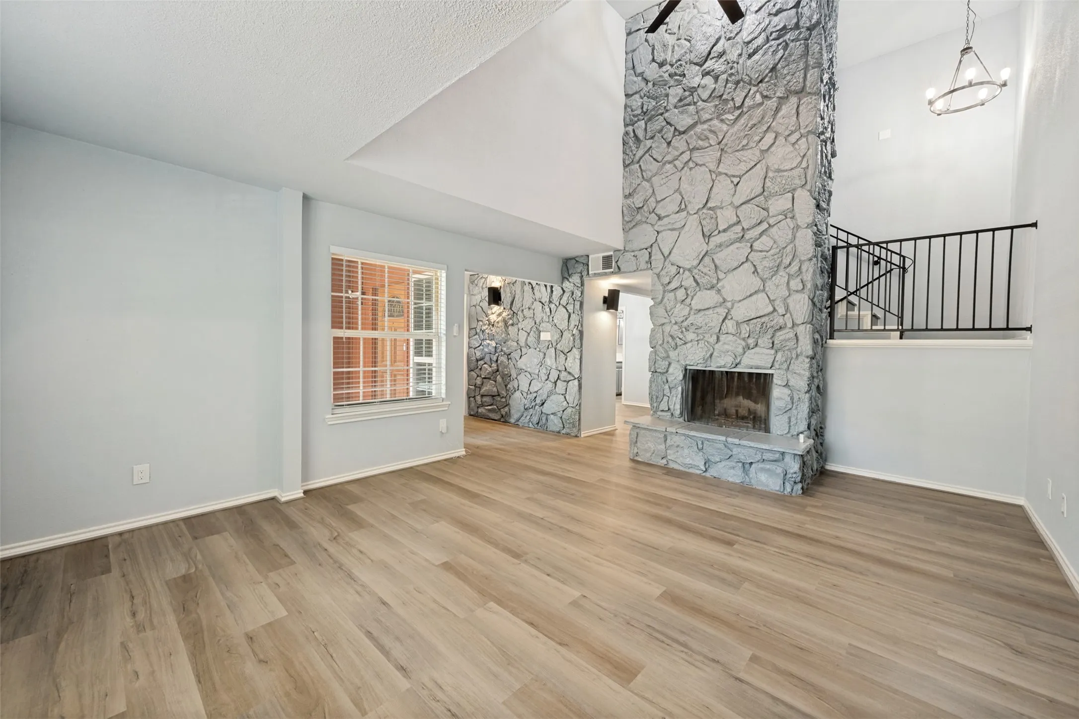 Townhouse For Sale in Tarrant County , 2229 Seville Court, Dalworthington Gardens, Texas 76013, 4 Bedroom, 3 Bathroom, 2 Garage spaces, 2,092 Sqft, built in 1972, mls#21348956, Real Estate Agent in Dalworthington Gardens, Homes For Sale in Tarrant county, Homes For Sale in Dalworthington Gardens, Realtor in Dalworthington Gardens Texas, Real Estate Brokerage Independent Realty Texas, Luminita Cordes Realtor