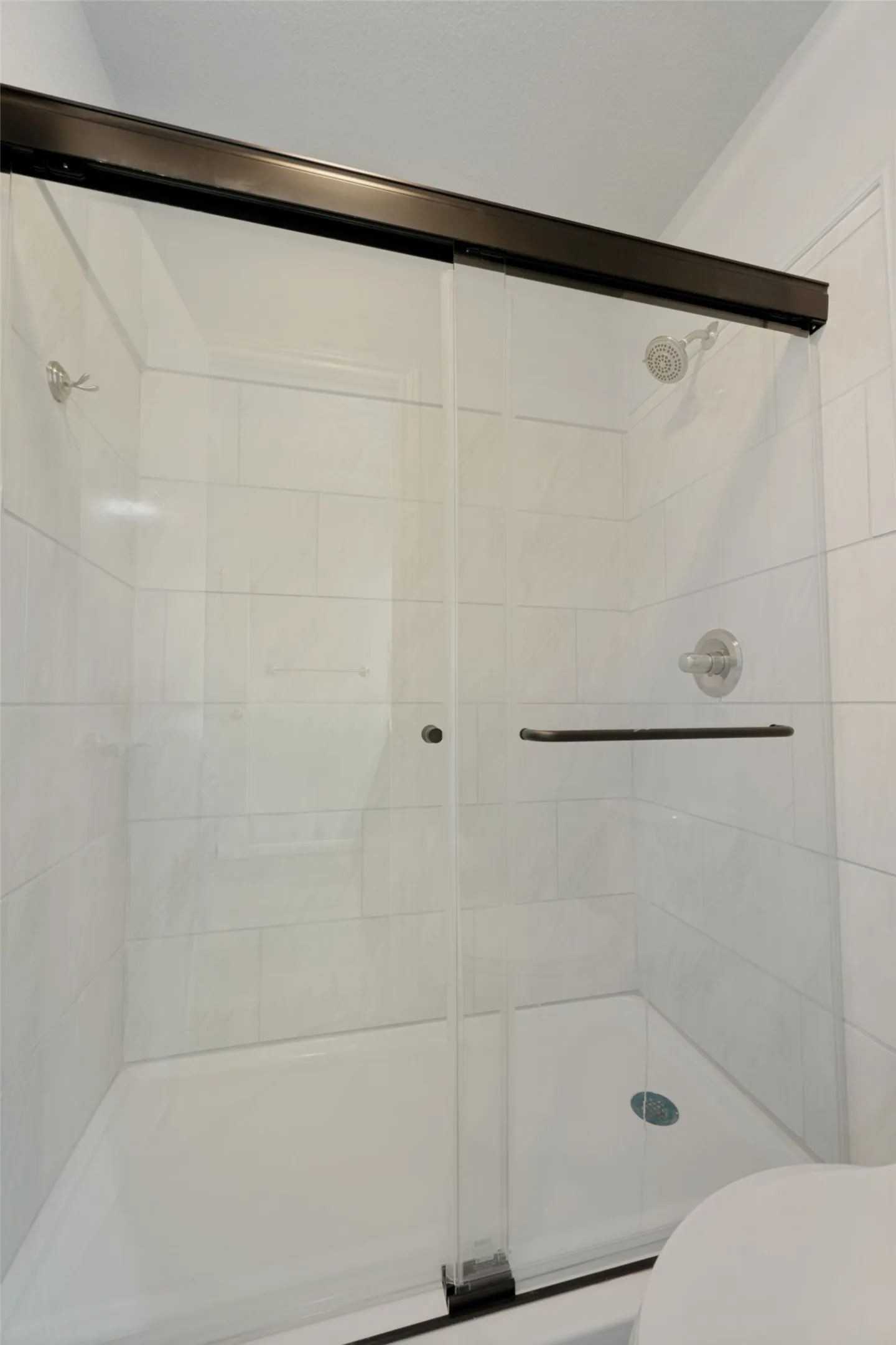 Townhouse For Sale in Tarrant County , 2229 Seville Court, Dalworthington Gardens, Texas 76013, 4 Bedroom, 3 Bathroom, 2 Garage spaces, 2,092 Sqft, built in 1972, mls#21348956, Real Estate Agent in Dalworthington Gardens, Homes For Sale in Tarrant county, Homes For Sale in Dalworthington Gardens, Realtor in Dalworthington Gardens Texas, Real Estate Brokerage Independent Realty Texas, Luminita Cordes Realtor