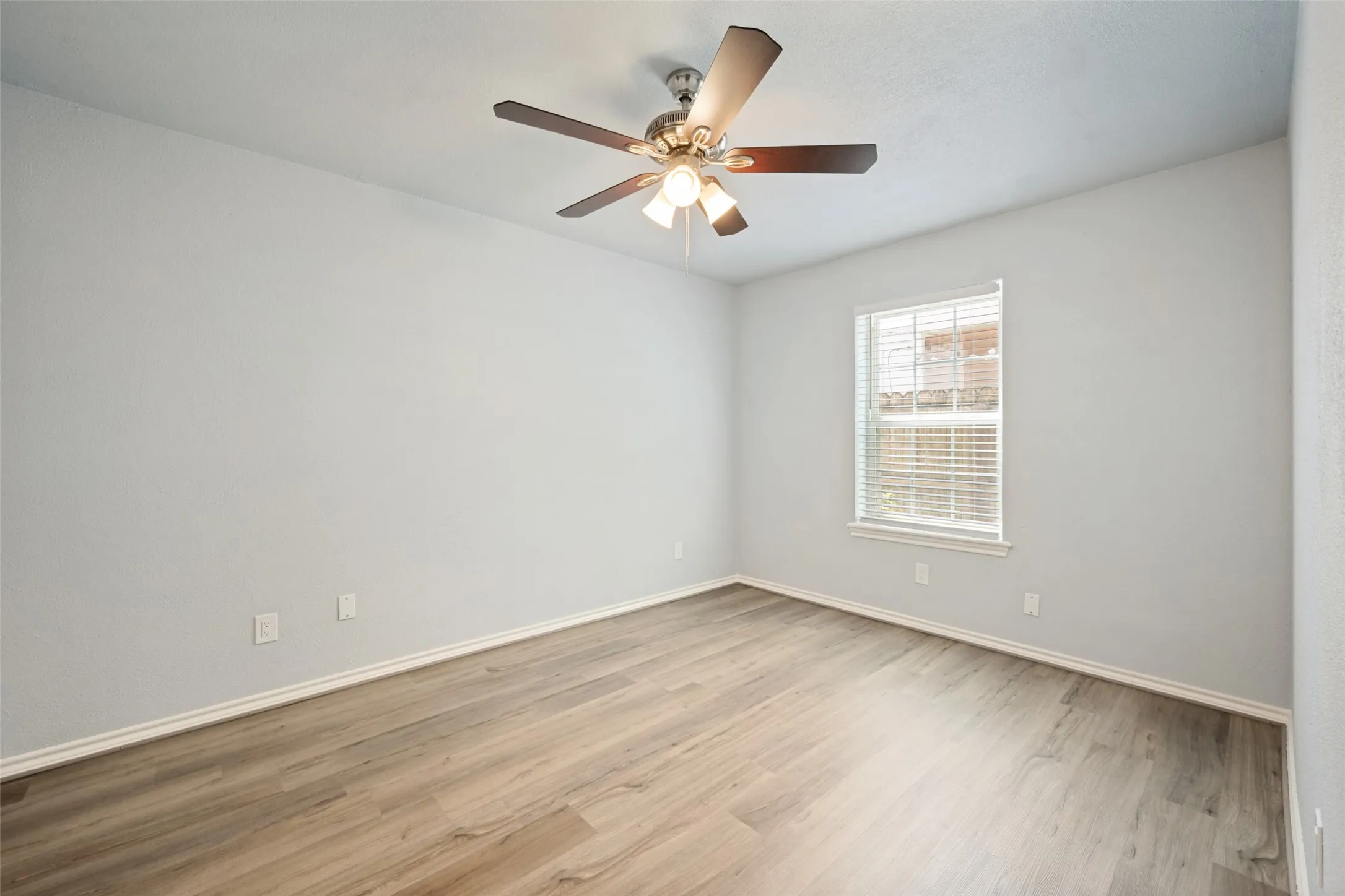 Townhouse For Sale in Tarrant County , 2229 Seville Court, Dalworthington Gardens, Texas 76013, 4 Bedroom, 3 Bathroom, 2 Garage spaces, 2,092 Sqft, built in 1972, mls#21348956, Real Estate Agent in Dalworthington Gardens, Homes For Sale in Tarrant county, Homes For Sale in Dalworthington Gardens, Realtor in Dalworthington Gardens Texas, Real Estate Brokerage Independent Realty Texas, Luminita Cordes Realtor
