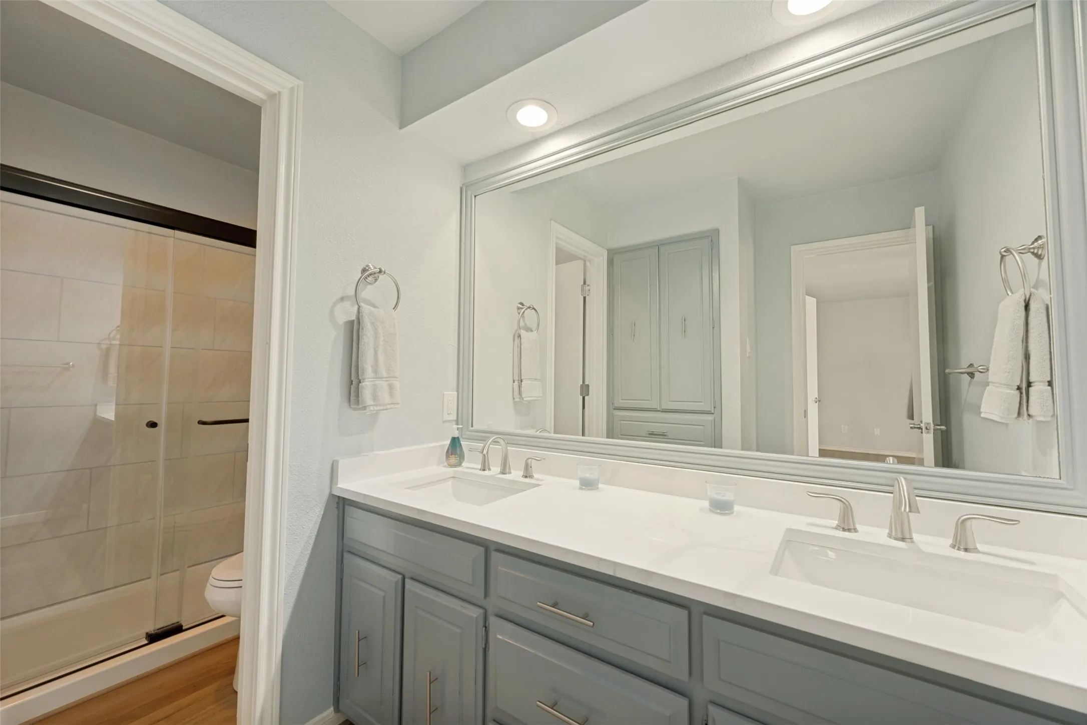 Townhouse For Sale in Tarrant County , 2229 Seville Court, Dalworthington Gardens, Texas 76013, 4 Bedroom, 3 Bathroom, 2 Garage spaces, 2,092 Sqft, built in 1972, mls#21348956, Real Estate Agent in Dalworthington Gardens, Homes For Sale in Tarrant county, Homes For Sale in Dalworthington Gardens, Realtor in Dalworthington Gardens Texas, Real Estate Brokerage Independent Realty Texas, Luminita Cordes Realtor
