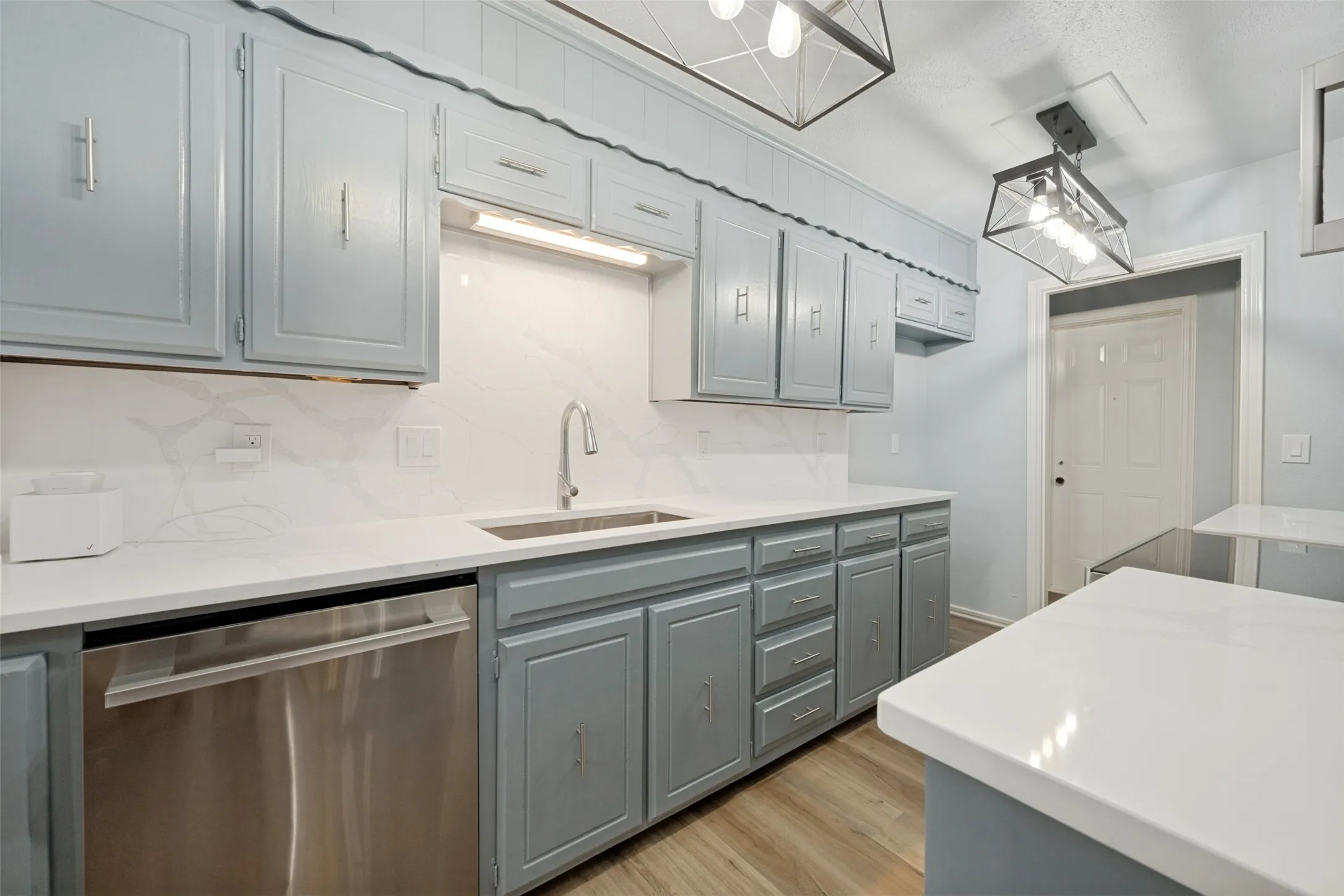 Townhouse For Sale in Tarrant County , 2229 Seville Court, Dalworthington Gardens, Texas 76013, 4 Bedroom, 3 Bathroom, 2 Garage spaces, 2,092 Sqft, built in 1972, mls#21348956, Real Estate Agent in Dalworthington Gardens, Homes For Sale in Tarrant county, Homes For Sale in Dalworthington Gardens, Realtor in Dalworthington Gardens Texas, Real Estate Brokerage Independent Realty Texas, Luminita Cordes Realtor