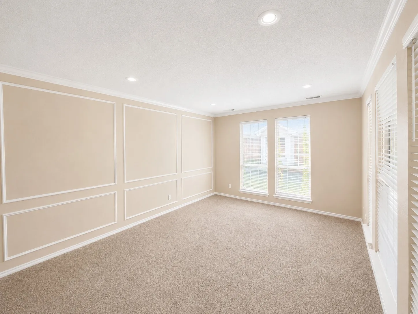 Single Family Residence For Sale in Dallas County , 2012 Austin Drive, Mesquite, Texas 75181, 4 Bedroom, 3 Bathroom, 2 Garage spaces, 2,660 Sqft, built in 1990, mls#21356997, Real Estate Agent in Mesquite, Homes For Sale in Dallas county, Homes For Sale in Mesquite, Realtor in Mesquite Texas, Real Estate Brokerage Independent Realty Texas, Luminita Cordes Realtor