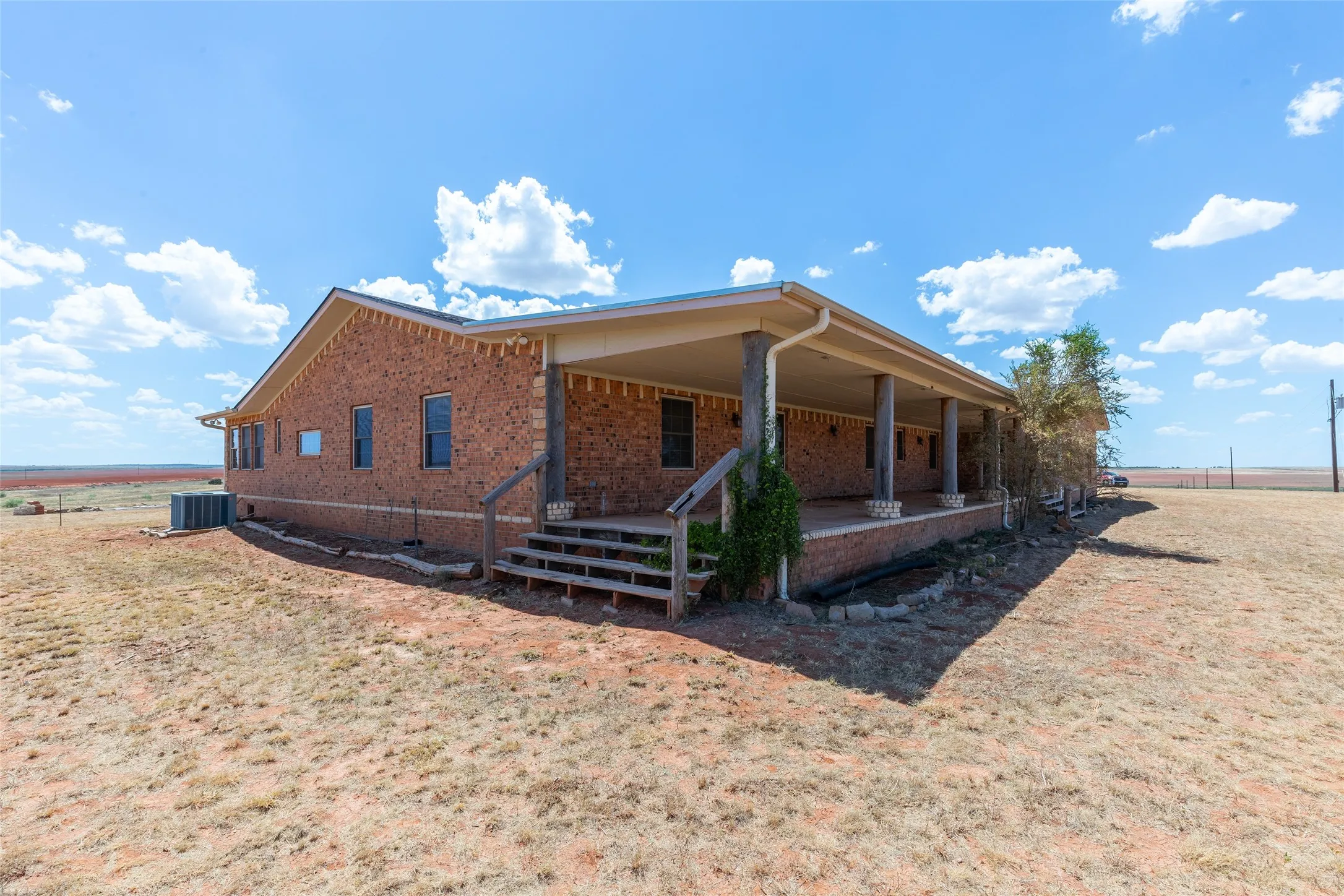 Single Family Residence For Sale in Fisher County , 128 FM 1657, Rotan, Texas 79546, 5 Bedroom, 3 Bathroom, 2 Garage spaces, 5,969 Sqft, built in 2008, mls#21352609, Real Estate Agent in Rotan, Homes For Sale in Fisher county, Homes For Sale in Rotan, Realtor in Rotan Texas, Real Estate Brokerage Independent Realty Texas, Luminita Cordes Realtor