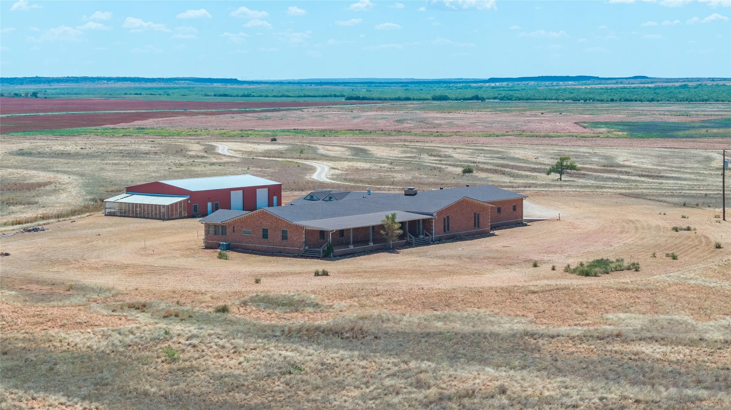Single Family Residence For Sale in Fisher County , 128 FM 1657, Rotan, Texas 79546, 5 Bedroom, 3 Bathroom, 2 Garage spaces, 5,969 Sqft, built in 2008, mls#21352609, Real Estate Agent in Rotan, Homes For Sale in Fisher county, Homes For Sale in Rotan, Realtor in Rotan Texas, Real Estate Brokerage Independent Realty Texas, Luminita Cordes Realtor