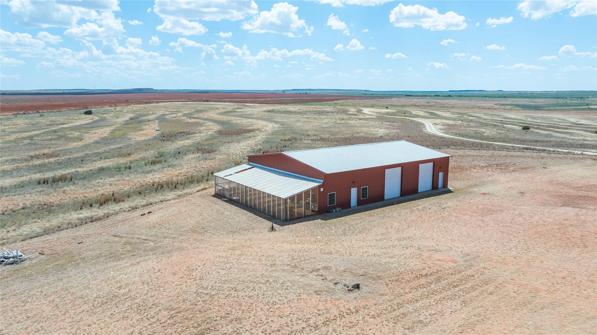 Single Family Residence For Sale in Fisher County , 128 FM 1657, Rotan, Texas 79546, 5 Bedroom, 3 Bathroom, 2 Garage spaces, 5,969 Sqft, built in 2008, mls#21352609, Real Estate Agent in Rotan, Homes For Sale in Fisher county, Homes For Sale in Rotan, Realtor in Rotan Texas, Real Estate Brokerage Independent Realty Texas, Luminita Cordes Realtor