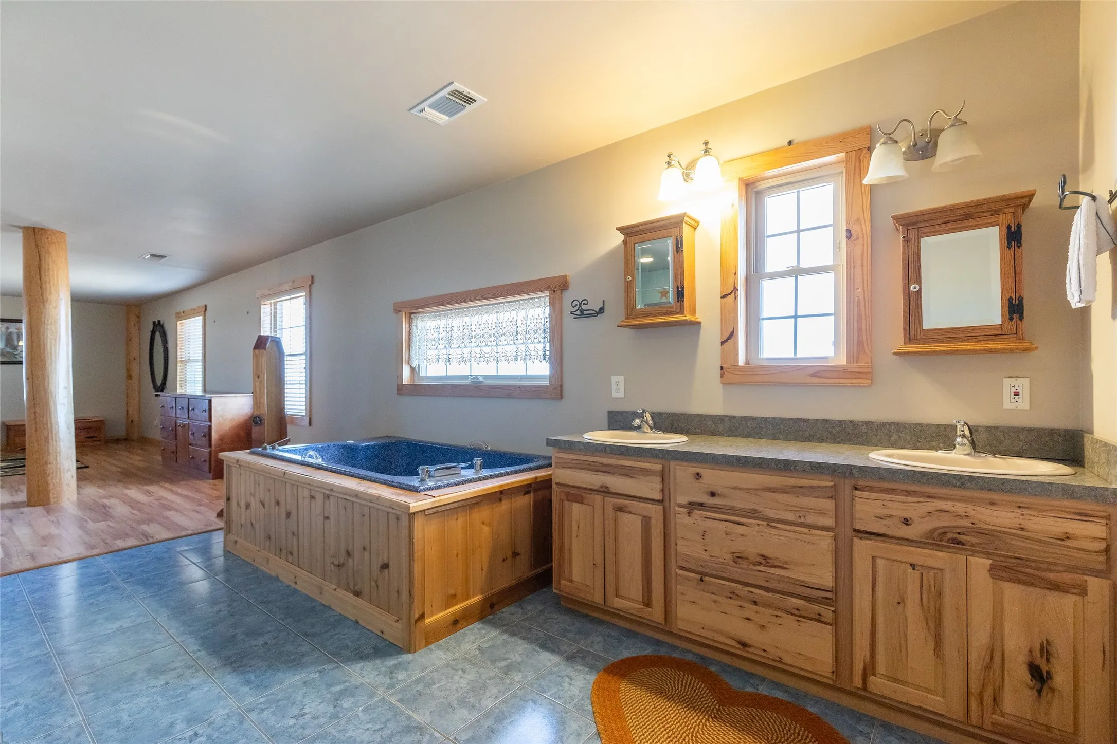 Single Family Residence For Sale in Fisher County , 128 FM 1657, Rotan, Texas 79546, 5 Bedroom, 3 Bathroom, 2 Garage spaces, 5,969 Sqft, built in 2008, mls#21352609, Real Estate Agent in Rotan, Homes For Sale in Fisher county, Homes For Sale in Rotan, Realtor in Rotan Texas, Real Estate Brokerage Independent Realty Texas, Luminita Cordes Realtor