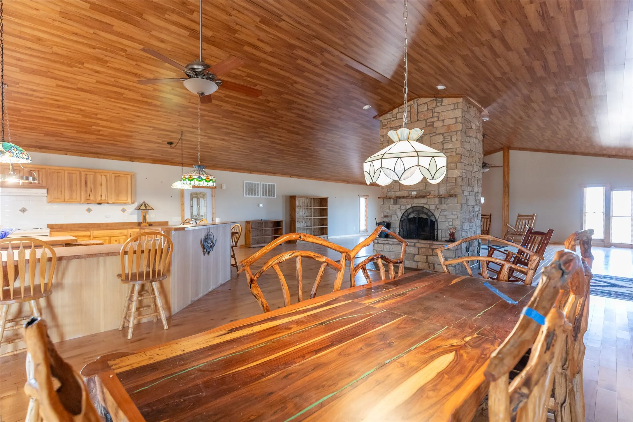 Single Family Residence For Sale in Fisher County , 128 FM 1657, Rotan, Texas 79546, 5 Bedroom, 3 Bathroom, 2 Garage spaces, 5,969 Sqft, built in 2008, mls#21352609, Real Estate Agent in Rotan, Homes For Sale in Fisher county, Homes For Sale in Rotan, Realtor in Rotan Texas, Real Estate Brokerage Independent Realty Texas, Luminita Cordes Realtor