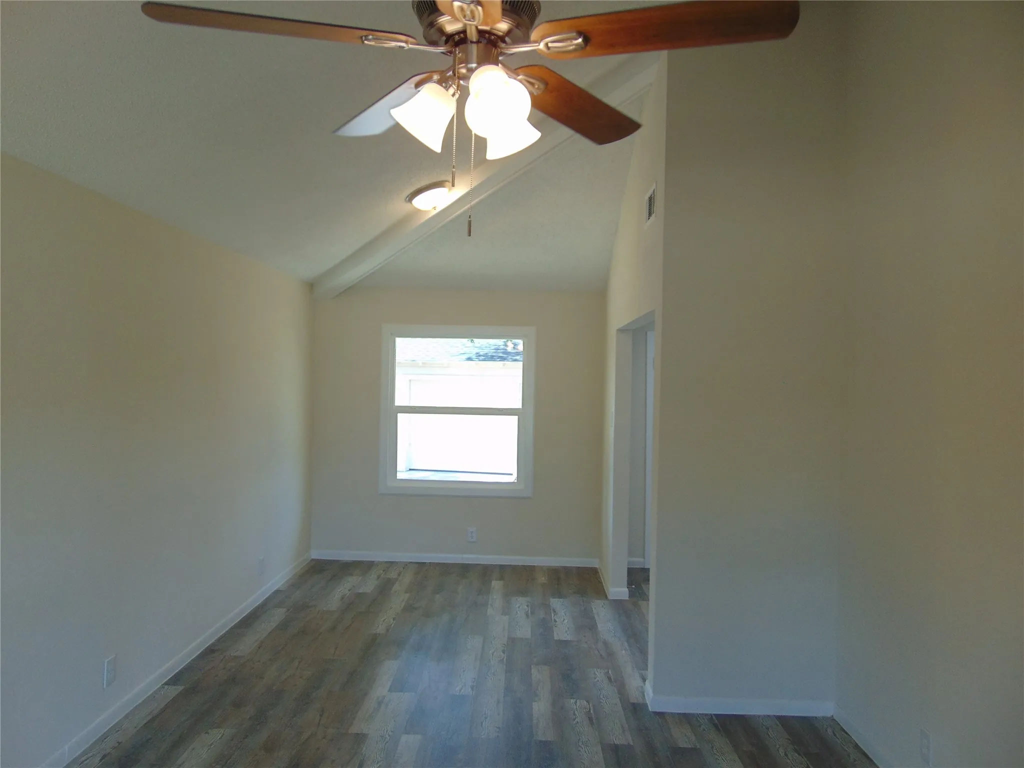 Single Family Residence For Sale in Dallas County , 10135 San Juan Avenue, Dallas, Texas 75228, 3 Bedroom, 2 Bathroom, 1 Garage spaces, 1,238 Sqft, built in 1956, mls#21347151, Real Estate Agent in Dallas, Homes For Sale in Dallas county, Homes For Sale in Dallas, Realtor in Dallas Texas, Real Estate Brokerage Independent Realty Texas, Luminita Cordes Realtor