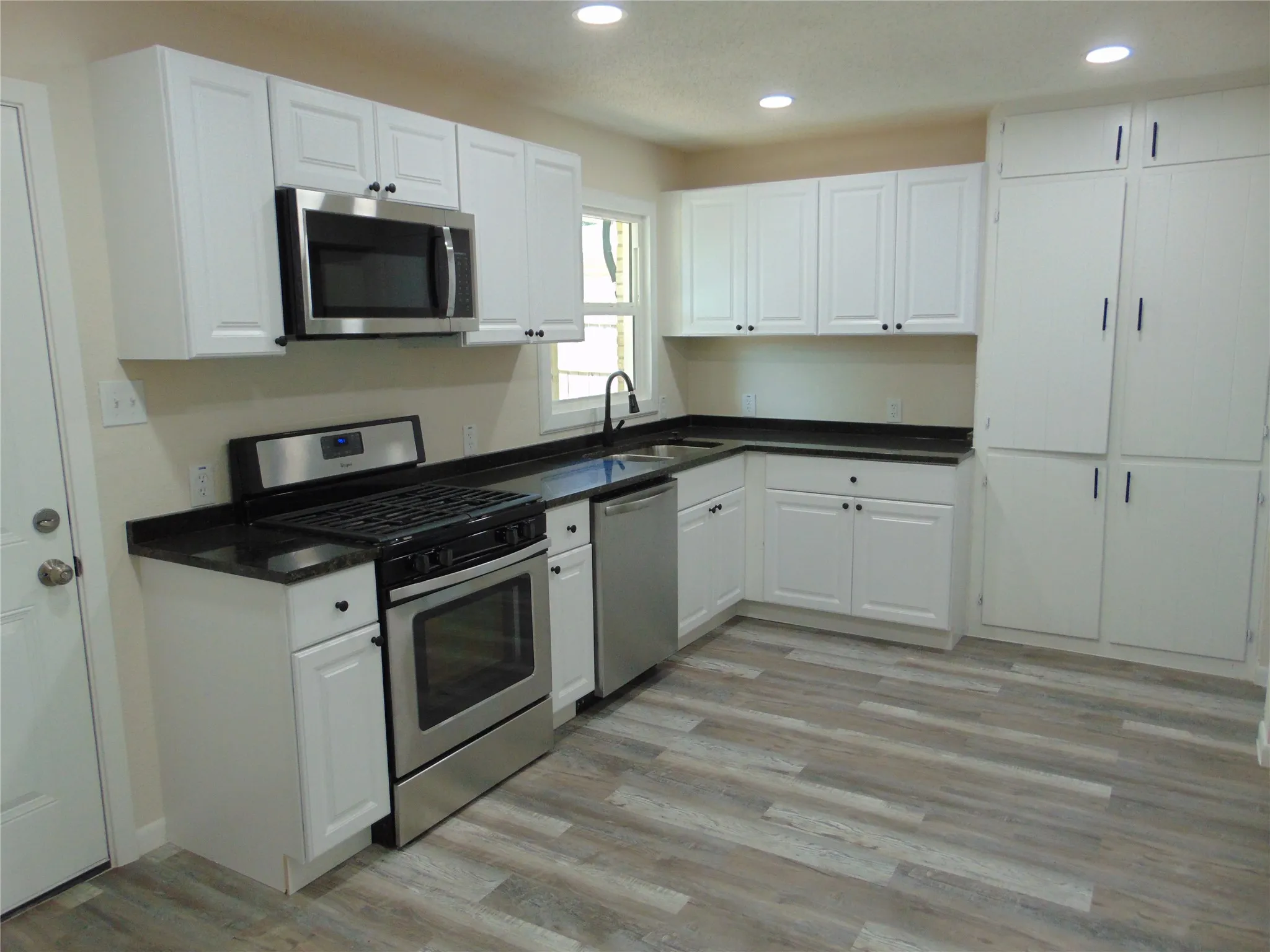 Single Family Residence For Sale in Dallas County , 10135 San Juan Avenue, Dallas, Texas 75228, 3 Bedroom, 2 Bathroom, 1 Garage spaces, 1,238 Sqft, built in 1956, mls#21347151, Real Estate Agent in Dallas, Homes For Sale in Dallas county, Homes For Sale in Dallas, Realtor in Dallas Texas, Real Estate Brokerage Independent Realty Texas, Luminita Cordes Realtor
