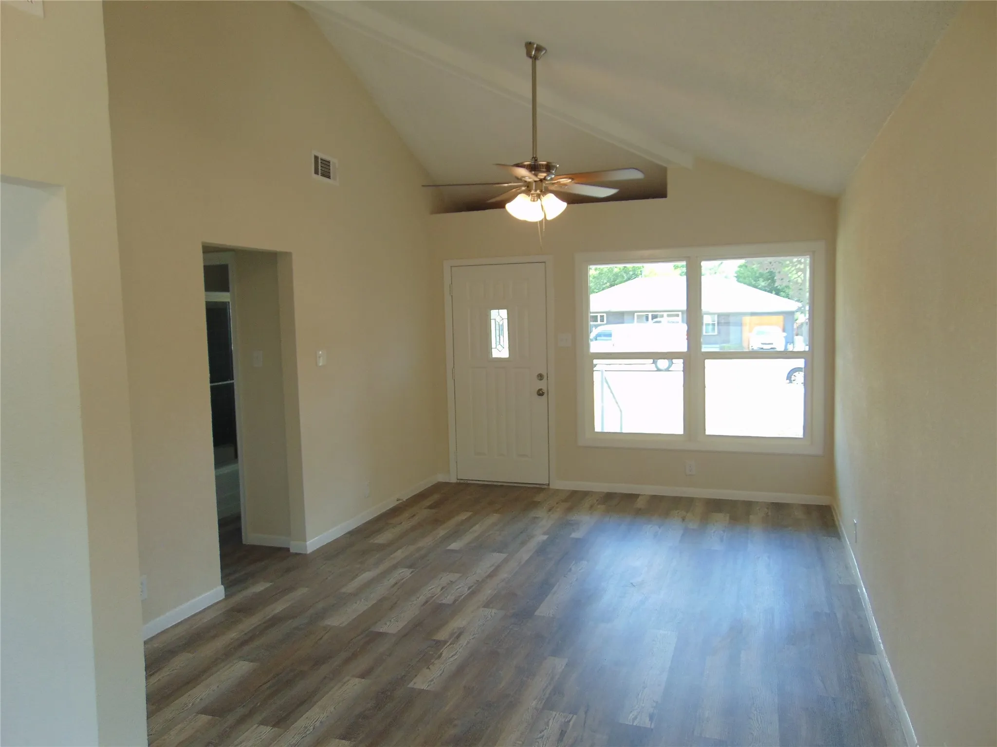 Single Family Residence For Sale in Dallas County , 10135 San Juan Avenue, Dallas, Texas 75228, 3 Bedroom, 2 Bathroom, 1 Garage spaces, 1,238 Sqft, built in 1956, mls#21347151, Real Estate Agent in Dallas, Homes For Sale in Dallas county, Homes For Sale in Dallas, Realtor in Dallas Texas, Real Estate Brokerage Independent Realty Texas, Luminita Cordes Realtor