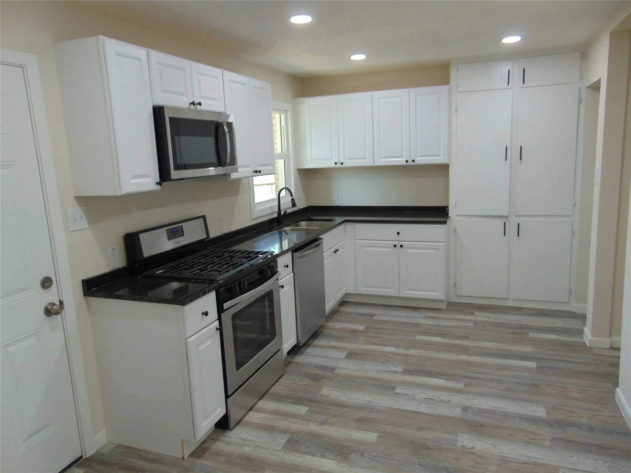 Single Family Residence For Sale in Dallas County , 10135 San Juan Avenue, Dallas, Texas 75228, 3 Bedroom, 2 Bathroom, 1 Garage spaces, 1,238 Sqft, built in 1956, mls#21347151, Real Estate Agent in Dallas, Homes For Sale in Dallas county, Homes For Sale in Dallas, Realtor in Dallas Texas, Real Estate Brokerage Independent Realty Texas, Luminita Cordes Realtor