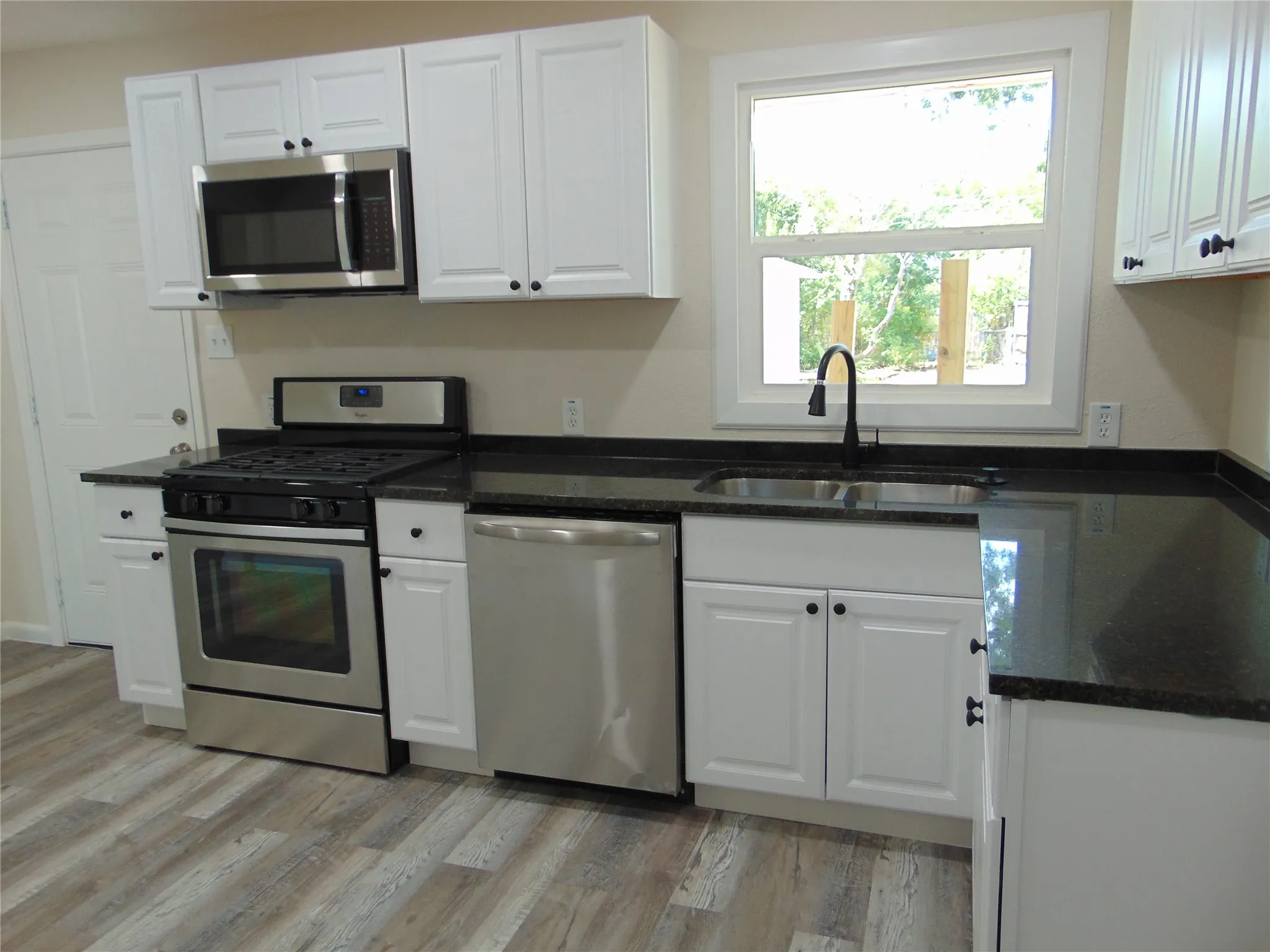 Single Family Residence For Sale in Dallas County , 10135 San Juan Avenue, Dallas, Texas 75228, 3 Bedroom, 2 Bathroom, 1 Garage spaces, 1,238 Sqft, built in 1956, mls#21347151, Real Estate Agent in Dallas, Homes For Sale in Dallas county, Homes For Sale in Dallas, Realtor in Dallas Texas, Real Estate Brokerage Independent Realty Texas, Luminita Cordes Realtor