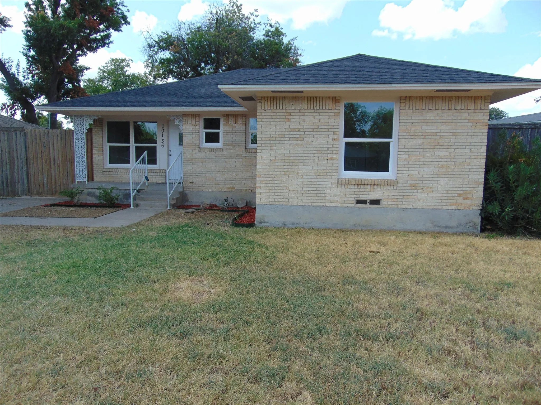 Single Family Residence For Sale in Dallas County , 10135 San Juan Avenue, Dallas, Texas 75228, 3 Bedroom, 2 Bathroom, 1 Garage spaces, 1,238 Sqft, built in 1956, mls#21347151, Real Estate Agent in Dallas, Homes For Sale in Dallas county, Homes For Sale in Dallas, Realtor in Dallas Texas, Real Estate Brokerage Independent Realty Texas, Luminita Cordes Realtor