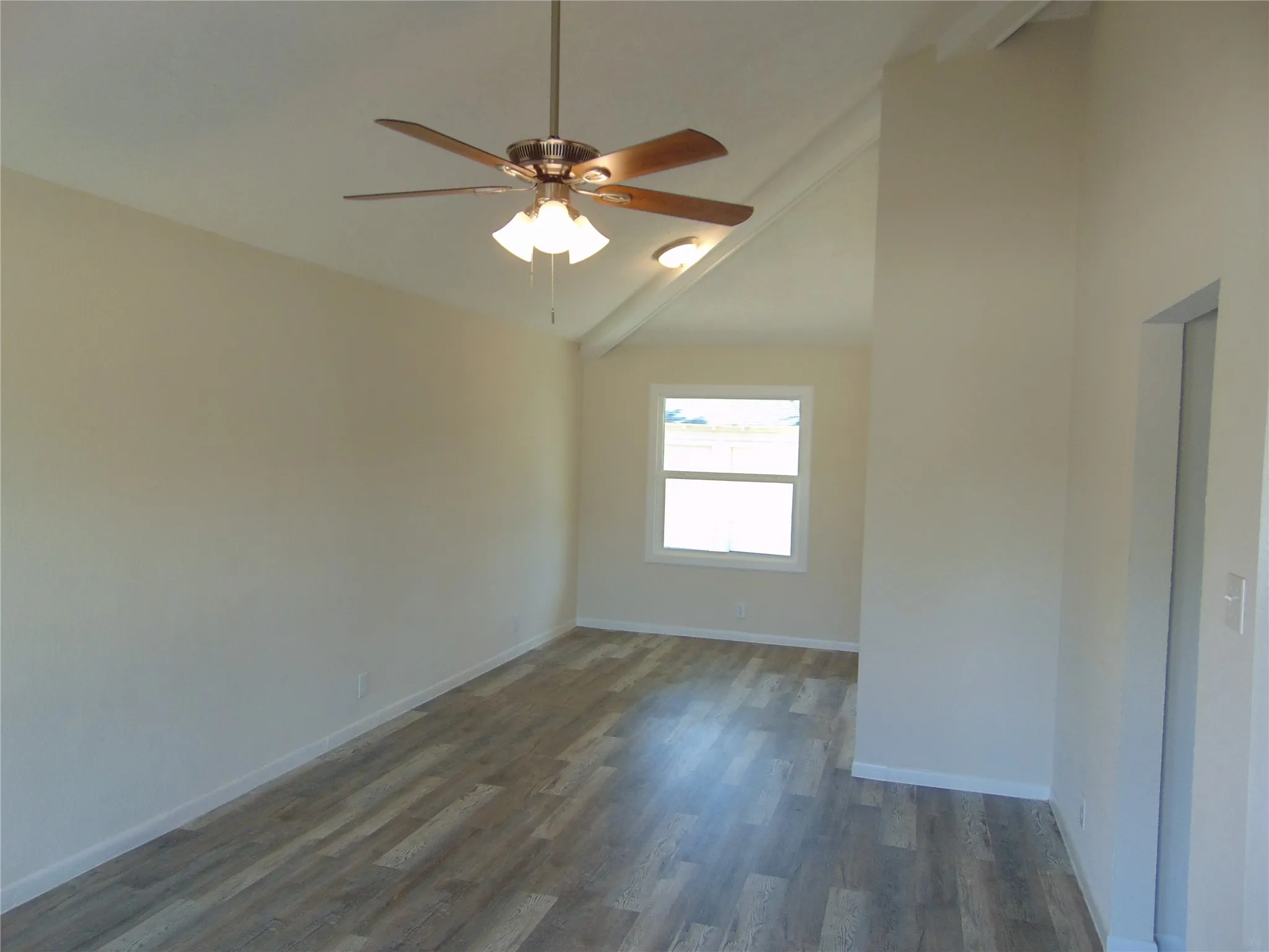 Single Family Residence For Sale in Dallas County , 10135 San Juan Avenue, Dallas, Texas 75228, 3 Bedroom, 2 Bathroom, 1 Garage spaces, 1,238 Sqft, built in 1956, mls#21347151, Real Estate Agent in Dallas, Homes For Sale in Dallas county, Homes For Sale in Dallas, Realtor in Dallas Texas, Real Estate Brokerage Independent Realty Texas, Luminita Cordes Realtor