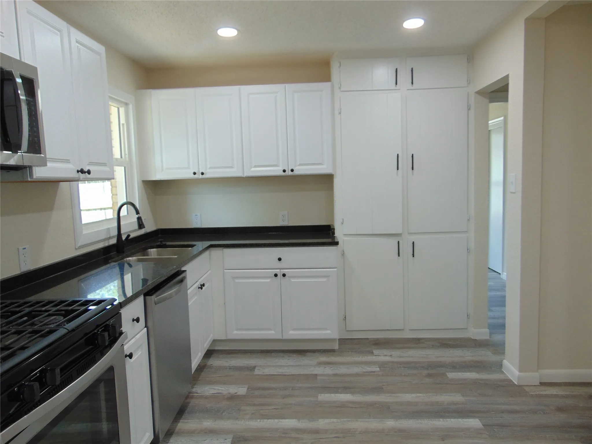 Single Family Residence For Sale in Dallas County , 10135 San Juan Avenue, Dallas, Texas 75228, 3 Bedroom, 2 Bathroom, 1 Garage spaces, 1,238 Sqft, built in 1956, mls#21347151, Real Estate Agent in Dallas, Homes For Sale in Dallas county, Homes For Sale in Dallas, Realtor in Dallas Texas, Real Estate Brokerage Independent Realty Texas, Luminita Cordes Realtor