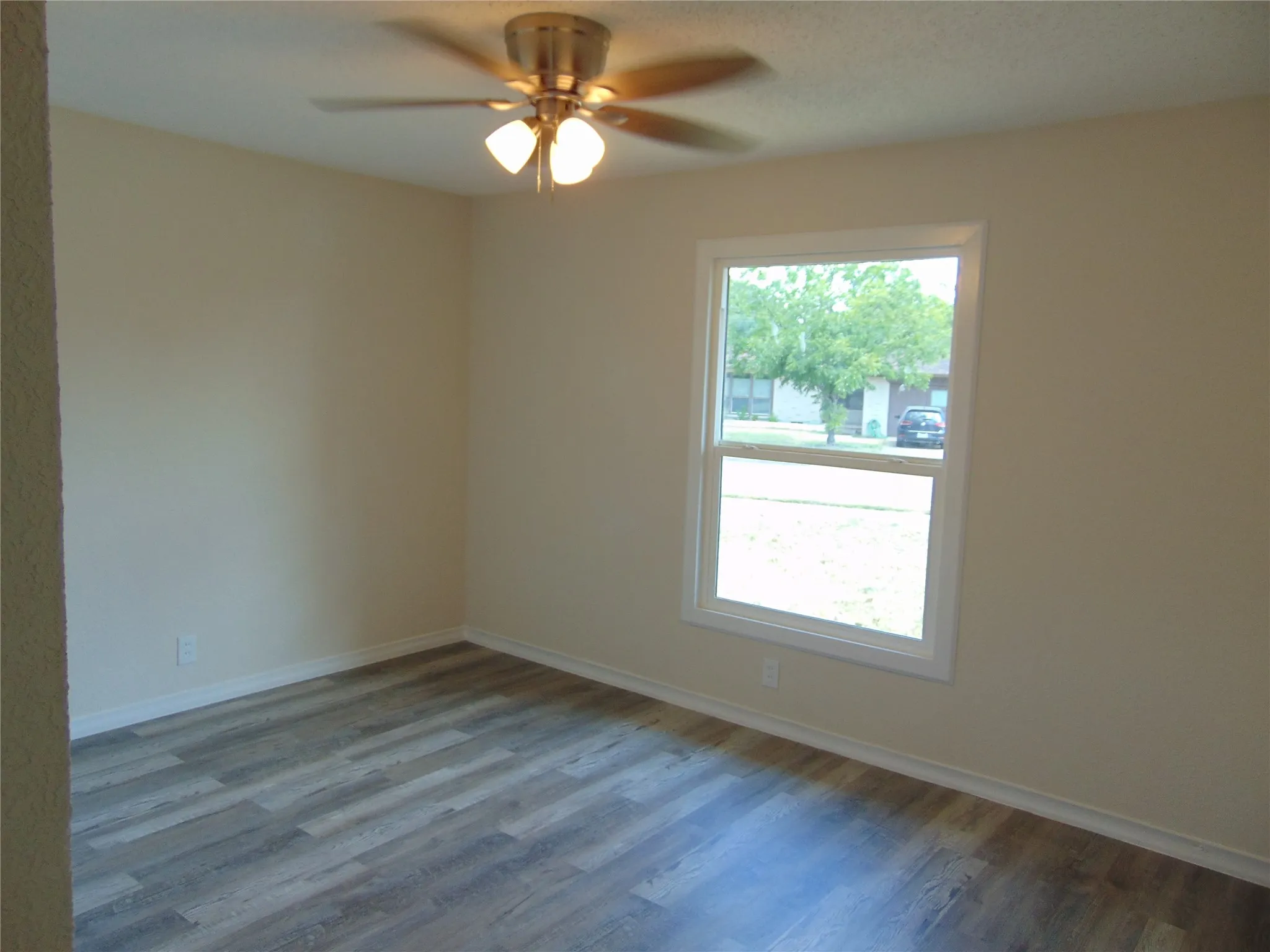 Single Family Residence For Sale in Dallas County , 10135 San Juan Avenue, Dallas, Texas 75228, 3 Bedroom, 2 Bathroom, 1 Garage spaces, 1,238 Sqft, built in 1956, mls#21347151, Real Estate Agent in Dallas, Homes For Sale in Dallas county, Homes For Sale in Dallas, Realtor in Dallas Texas, Real Estate Brokerage Independent Realty Texas, Luminita Cordes Realtor