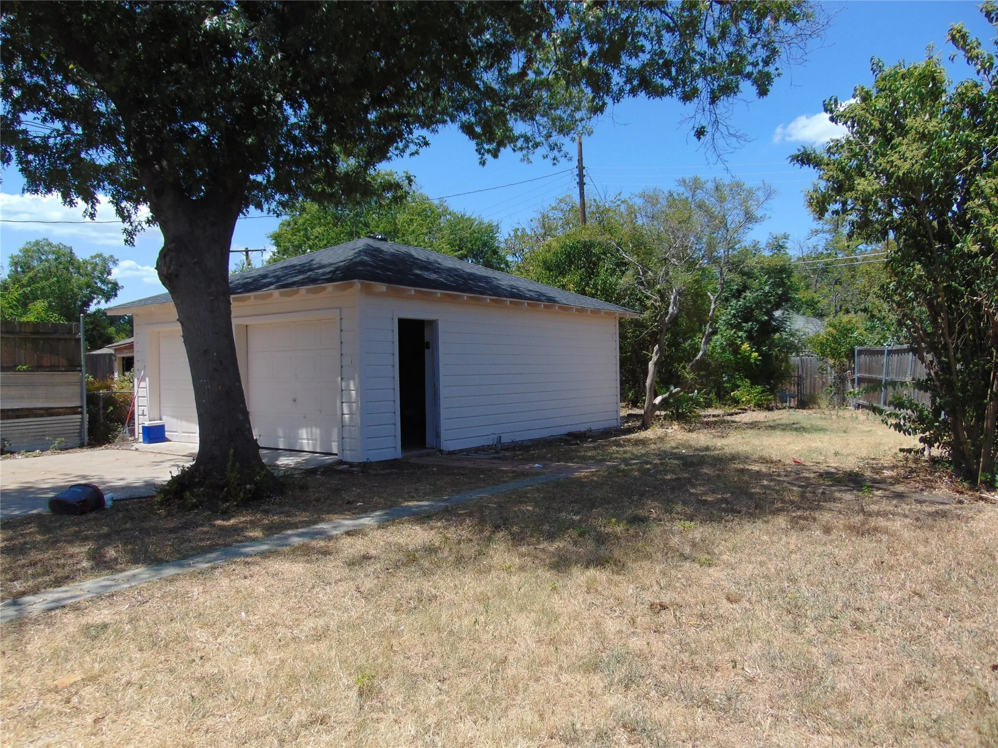 Single Family Residence For Sale in Dallas County , 10135 San Juan Avenue, Dallas, Texas 75228, 3 Bedroom, 2 Bathroom, 1 Garage spaces, 1,238 Sqft, built in 1956, mls#21347151, Real Estate Agent in Dallas, Homes For Sale in Dallas county, Homes For Sale in Dallas, Realtor in Dallas Texas, Real Estate Brokerage Independent Realty Texas, Luminita Cordes Realtor