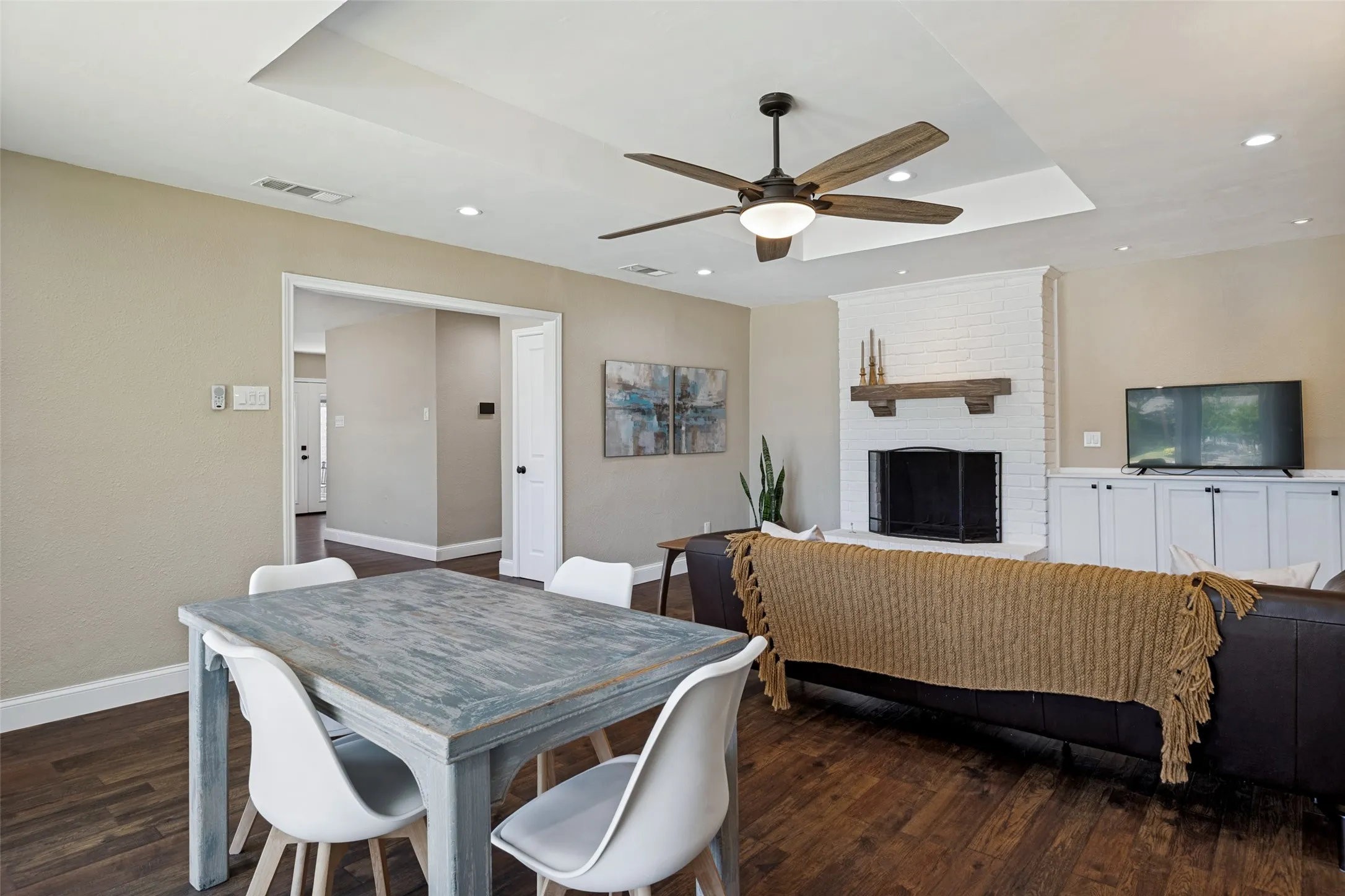 Single Family Residence For Sale in Dallas County , 1230 Richland Oaks Drive, Richardson, Texas 75081, 2 Bedroom, 2 Bathroom, 2 Garage spaces, 1,505 Sqft, built in 1978, mls#21355447, Real Estate Agent in Richardson, Homes For Sale in Dallas county, Homes For Sale in Richardson, Realtor in Richardson Texas, Real Estate Brokerage Independent Realty Texas, Luminita Cordes Realtor