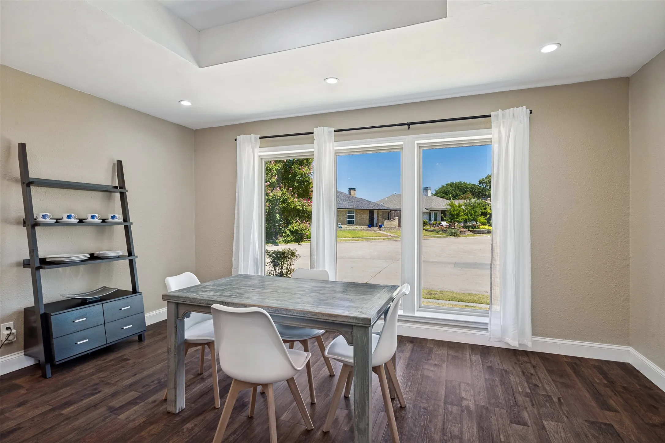Single Family Residence For Sale in Dallas County , 1230 Richland Oaks Drive, Richardson, Texas 75081, 2 Bedroom, 2 Bathroom, 2 Garage spaces, 1,505 Sqft, built in 1978, mls#21355447, Real Estate Agent in Richardson, Homes For Sale in Dallas county, Homes For Sale in Richardson, Realtor in Richardson Texas, Real Estate Brokerage Independent Realty Texas, Luminita Cordes Realtor