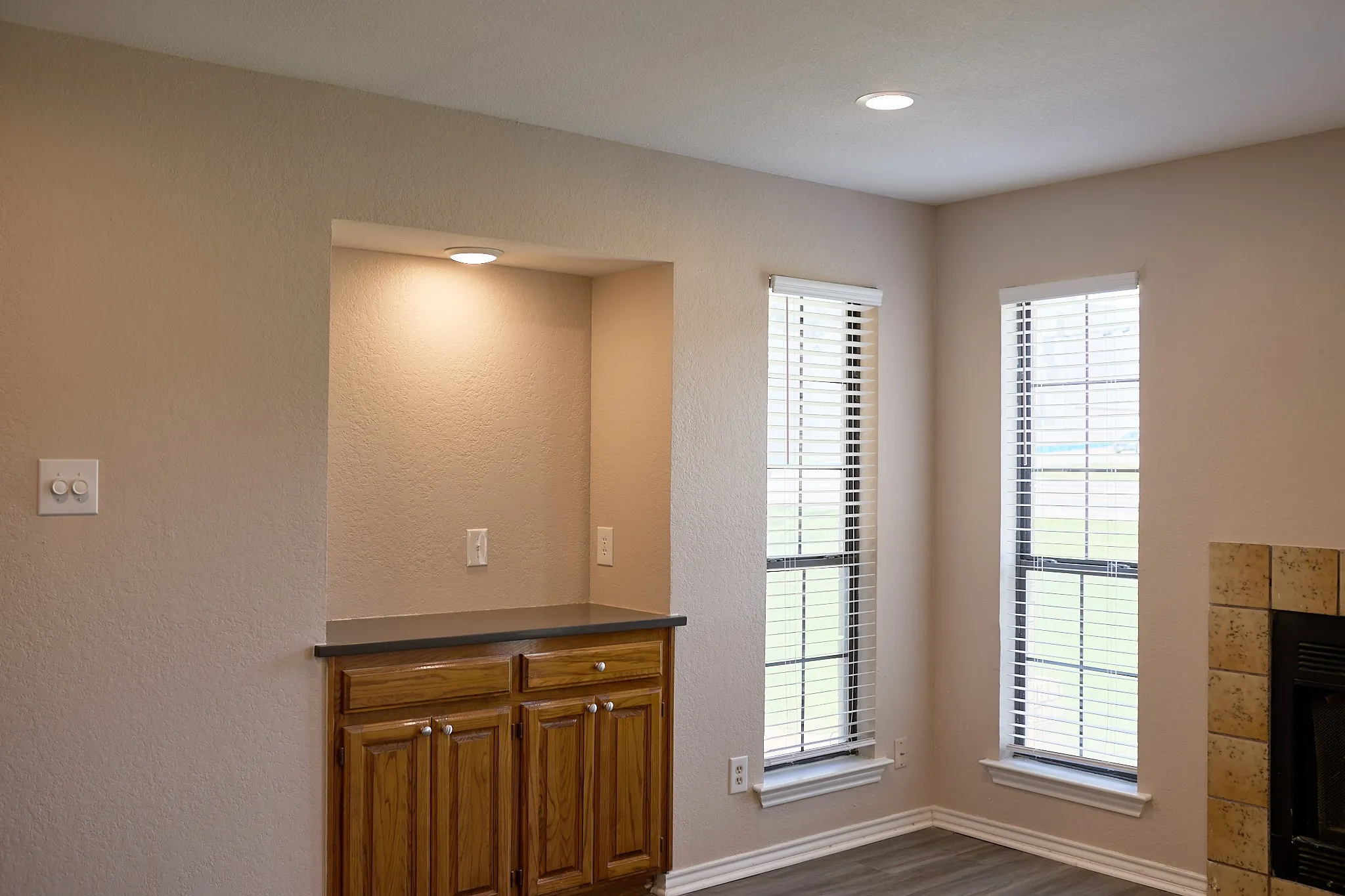 Townhouse For Rent in Denton County , 900 Kilkenny Court B, Denton, Texas 76210, 2 Bedroom, 1 Bathroom, 2 Garage spaces, 1,273 Sqft, built in 1983, mls#21357012, Real Estate Agent in Denton, Homes For Rent in Denton county, Homes For Rent in Denton, Realtor in Denton Texas, Real Estate Brokerage Independent Realty Texas, Luminita Cordes Realtor