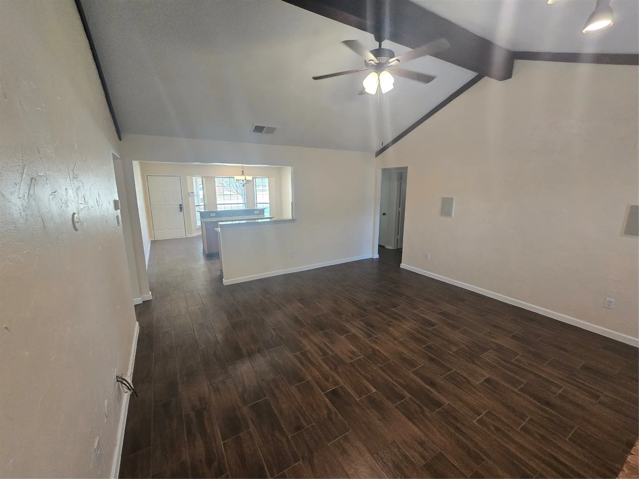 Single Family Residence For Rent in Tarrant County , 508 Tarragon Lane, Euless, Texas 76039, 3 Bedroom, 2 Bathroom, 2 Garage spaces, 1,434 Sqft, built in 1984, mls#21356810, Real Estate Agent in Euless, Homes For Rent in Tarrant county, Homes For Rent in Euless, Realtor in Euless Texas, Real Estate Brokerage Independent Realty Texas, Luminita Cordes Realtor