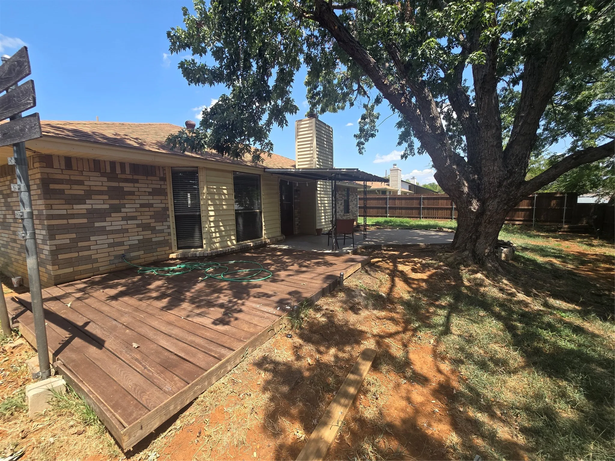 Single Family Residence For Rent in Tarrant County , 508 Tarragon Lane, Euless, Texas 76039, 3 Bedroom, 2 Bathroom, 2 Garage spaces, 1,434 Sqft, built in 1984, mls#21356810, Real Estate Agent in Euless, Homes For Rent in Tarrant county, Homes For Rent in Euless, Realtor in Euless Texas, Real Estate Brokerage Independent Realty Texas, Luminita Cordes Realtor