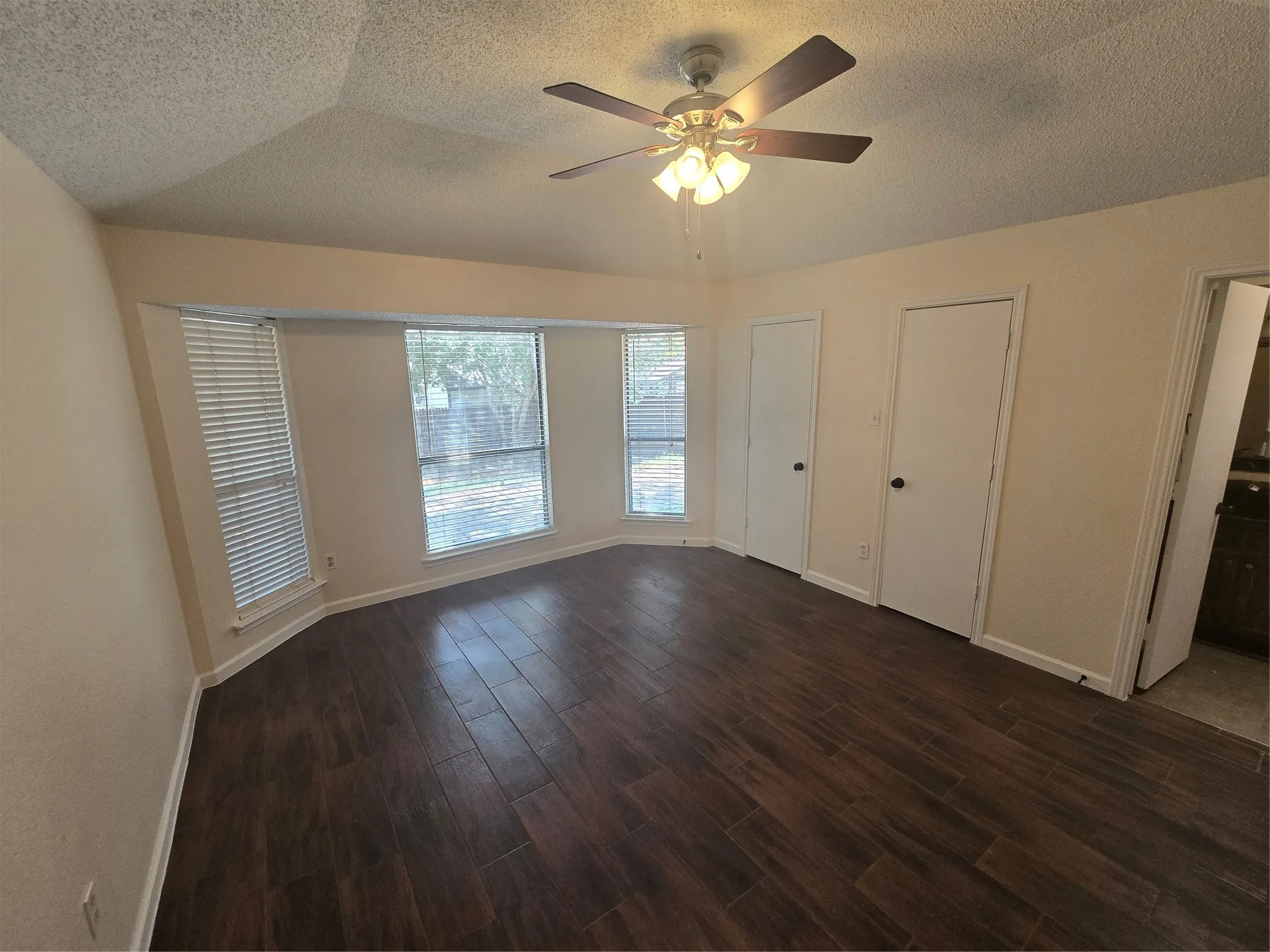 Single Family Residence For Rent in Tarrant County , 508 Tarragon Lane, Euless, Texas 76039, 3 Bedroom, 2 Bathroom, 2 Garage spaces, 1,434 Sqft, built in 1984, mls#21356810, Real Estate Agent in Euless, Homes For Rent in Tarrant county, Homes For Rent in Euless, Realtor in Euless Texas, Real Estate Brokerage Independent Realty Texas, Luminita Cordes Realtor