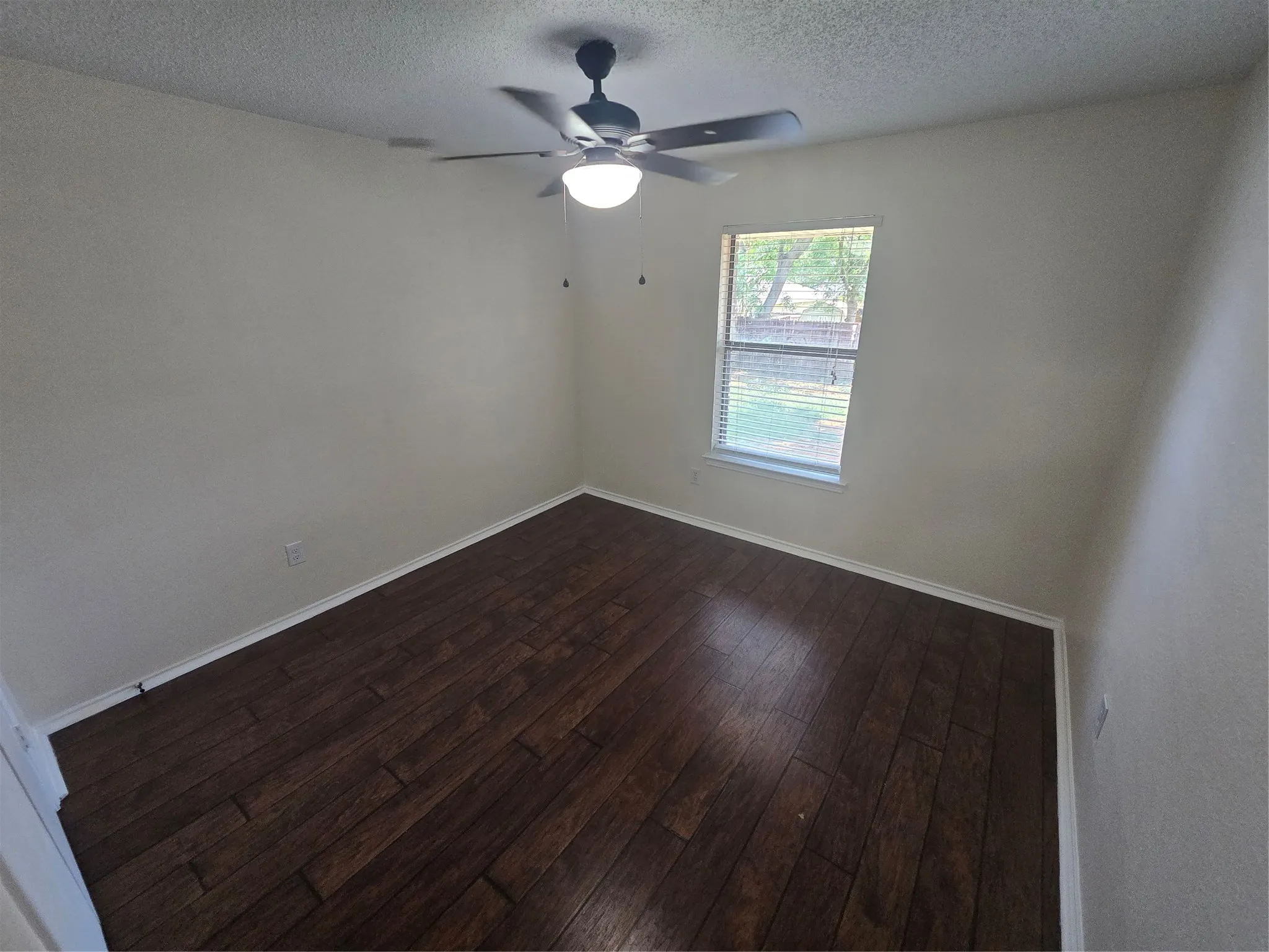 Single Family Residence For Rent in Tarrant County , 508 Tarragon Lane, Euless, Texas 76039, 3 Bedroom, 2 Bathroom, 2 Garage spaces, 1,434 Sqft, built in 1984, mls#21356810, Real Estate Agent in Euless, Homes For Rent in Tarrant county, Homes For Rent in Euless, Realtor in Euless Texas, Real Estate Brokerage Independent Realty Texas, Luminita Cordes Realtor