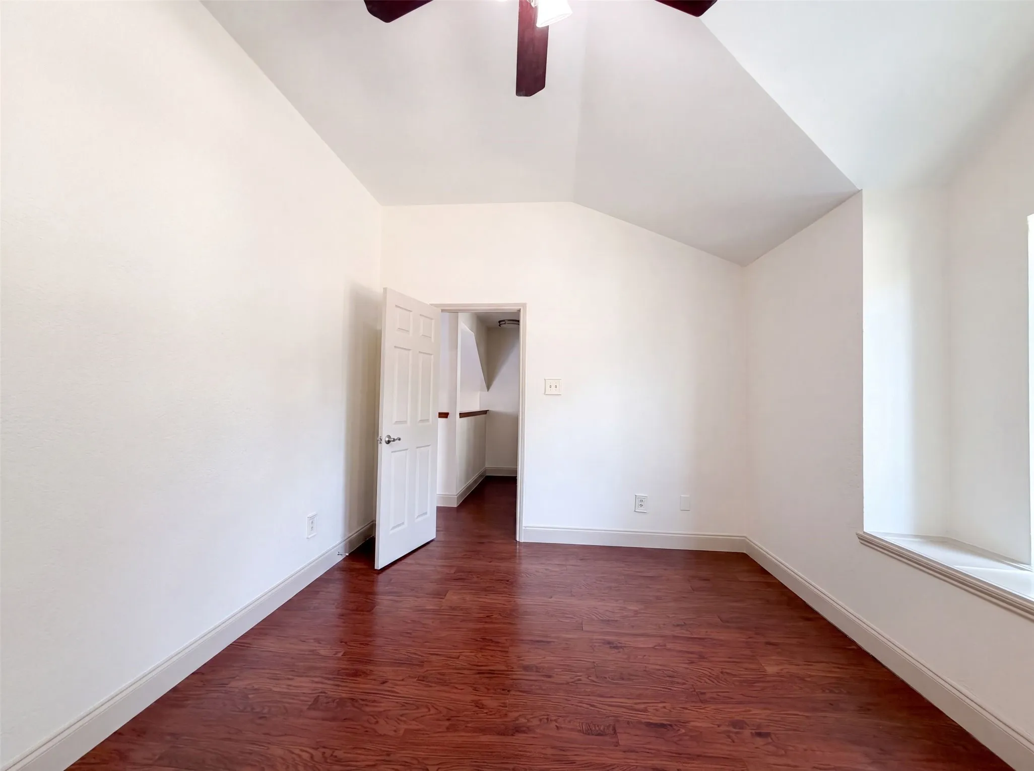 Single Family Residence For Sale in Tarrant County , 6315 Meadow Glen Drive, Arlington, Texas 76018, 5 Bedroom, 3 Bathroom, 2 Garage spaces, 2,762 Sqft, built in 1986, mls#21357014, Real Estate Agent in Arlington, Homes For Sale in Tarrant county, Homes For Sale in Arlington, Realtor in Arlington Texas, Real Estate Brokerage Independent Realty Texas, Luminita Cordes Realtor