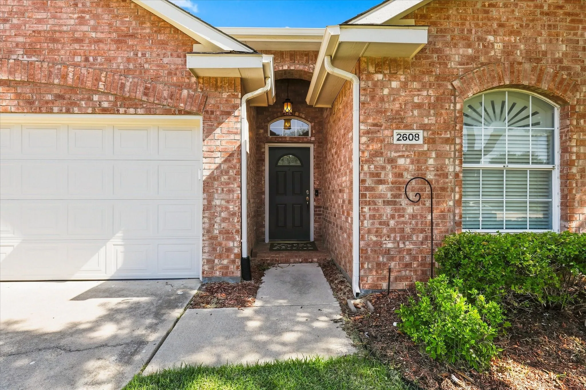 Single Family Residence For Sale in Denton County , 2608 Timberhill Drive, Flower Mound, Texas 75028, 3 Bedroom, 2 Bathroom, 2 Garage spaces, 1,508 Sqft, built in 1997, mls#21356606, Real Estate Agent in Flower Mound, Homes For Sale in Denton county, Homes For Sale in Flower Mound, Realtor in Flower Mound Texas, Real Estate Brokerage Independent Realty Texas, Luminita Cordes Realtor