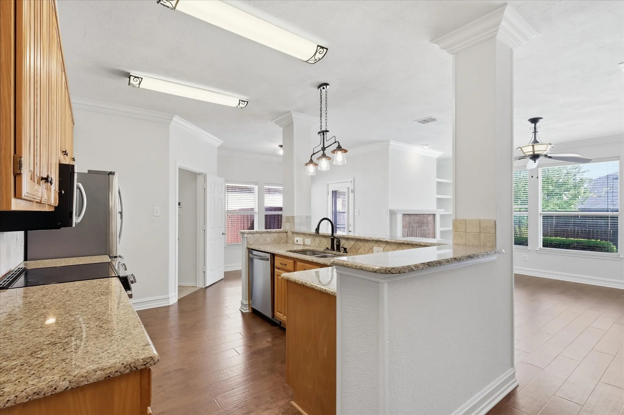 Single Family Residence For Sale in Denton County , 2608 Timberhill Drive, Flower Mound, Texas 75028, 3 Bedroom, 2 Bathroom, 2 Garage spaces, 1,508 Sqft, built in 1997, mls#21356606, Real Estate Agent in Flower Mound, Homes For Sale in Denton county, Homes For Sale in Flower Mound, Realtor in Flower Mound Texas, Real Estate Brokerage Independent Realty Texas, Luminita Cordes Realtor
