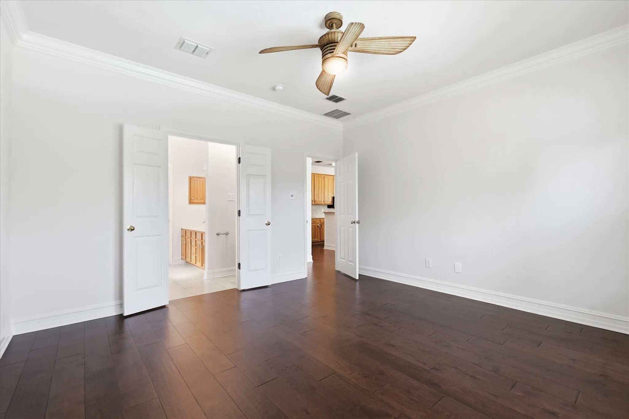 Single Family Residence For Sale in Denton County , 2608 Timberhill Drive, Flower Mound, Texas 75028, 3 Bedroom, 2 Bathroom, 2 Garage spaces, 1,508 Sqft, built in 1997, mls#21356606, Real Estate Agent in Flower Mound, Homes For Sale in Denton county, Homes For Sale in Flower Mound, Realtor in Flower Mound Texas, Real Estate Brokerage Independent Realty Texas, Luminita Cordes Realtor