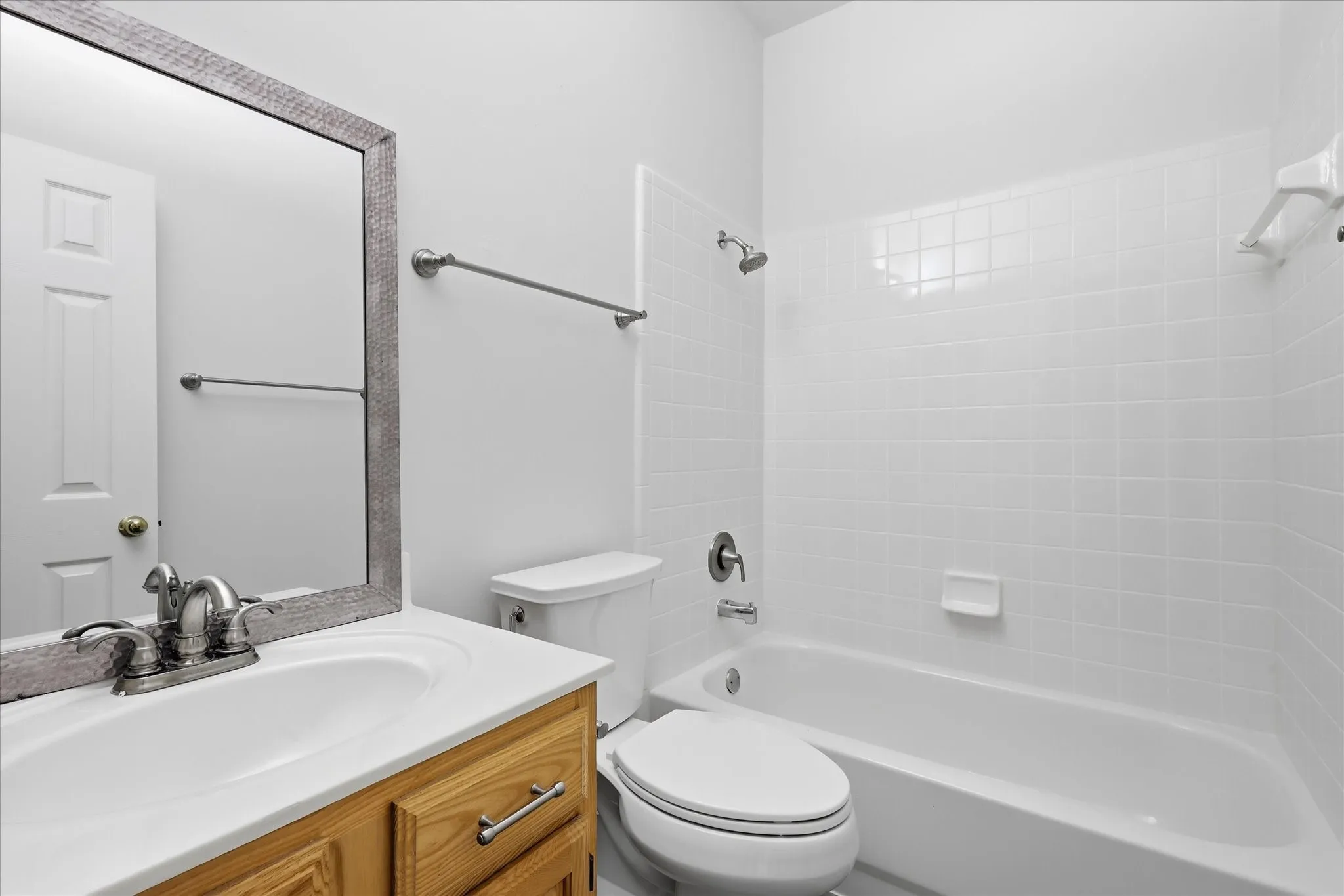 Single Family Residence For Sale in Denton County , 2608 Timberhill Drive, Flower Mound, Texas 75028, 3 Bedroom, 2 Bathroom, 2 Garage spaces, 1,508 Sqft, built in 1997, mls#21356606, Real Estate Agent in Flower Mound, Homes For Sale in Denton county, Homes For Sale in Flower Mound, Realtor in Flower Mound Texas, Real Estate Brokerage Independent Realty Texas, Luminita Cordes Realtor