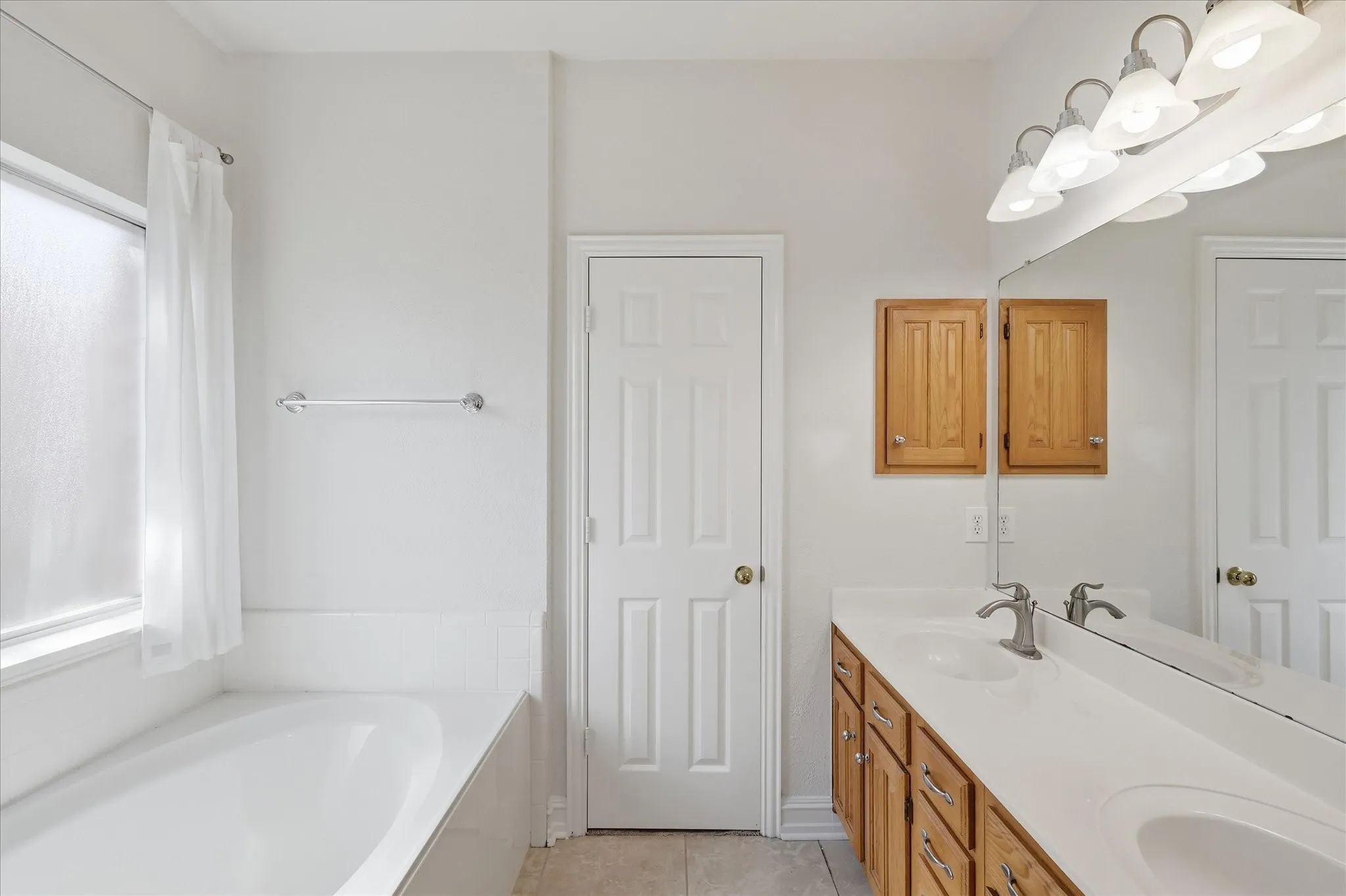 Single Family Residence For Sale in Denton County , 2608 Timberhill Drive, Flower Mound, Texas 75028, 3 Bedroom, 2 Bathroom, 2 Garage spaces, 1,508 Sqft, built in 1997, mls#21356606, Real Estate Agent in Flower Mound, Homes For Sale in Denton county, Homes For Sale in Flower Mound, Realtor in Flower Mound Texas, Real Estate Brokerage Independent Realty Texas, Luminita Cordes Realtor