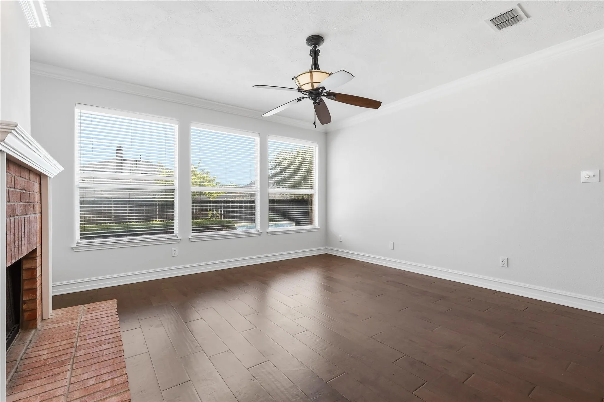 Single Family Residence For Sale in Denton County , 2608 Timberhill Drive, Flower Mound, Texas 75028, 3 Bedroom, 2 Bathroom, 2 Garage spaces, 1,508 Sqft, built in 1997, mls#21356606, Real Estate Agent in Flower Mound, Homes For Sale in Denton county, Homes For Sale in Flower Mound, Realtor in Flower Mound Texas, Real Estate Brokerage Independent Realty Texas, Luminita Cordes Realtor