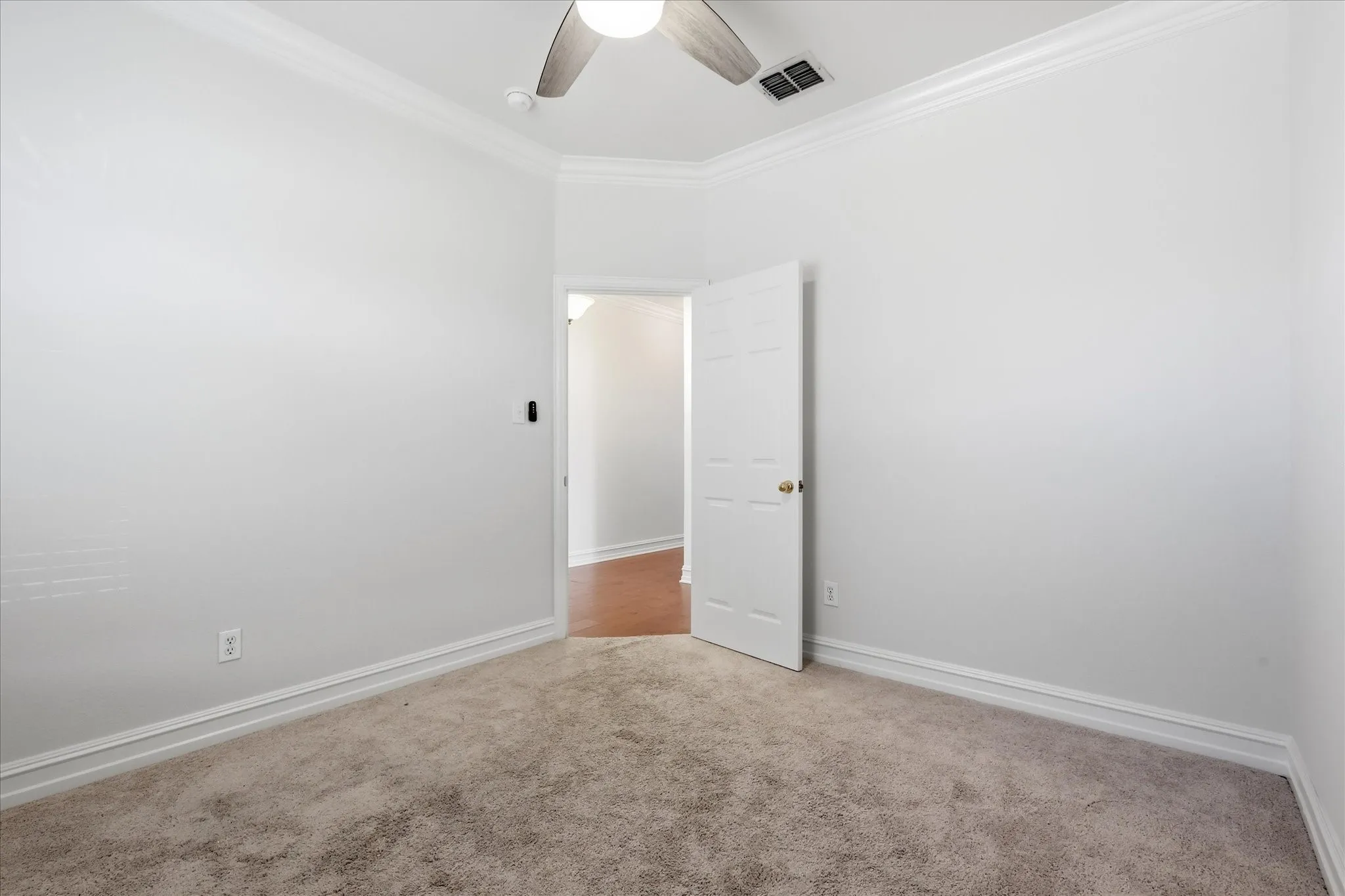 Single Family Residence For Sale in Denton County , 2608 Timberhill Drive, Flower Mound, Texas 75028, 3 Bedroom, 2 Bathroom, 2 Garage spaces, 1,508 Sqft, built in 1997, mls#21356606, Real Estate Agent in Flower Mound, Homes For Sale in Denton county, Homes For Sale in Flower Mound, Realtor in Flower Mound Texas, Real Estate Brokerage Independent Realty Texas, Luminita Cordes Realtor