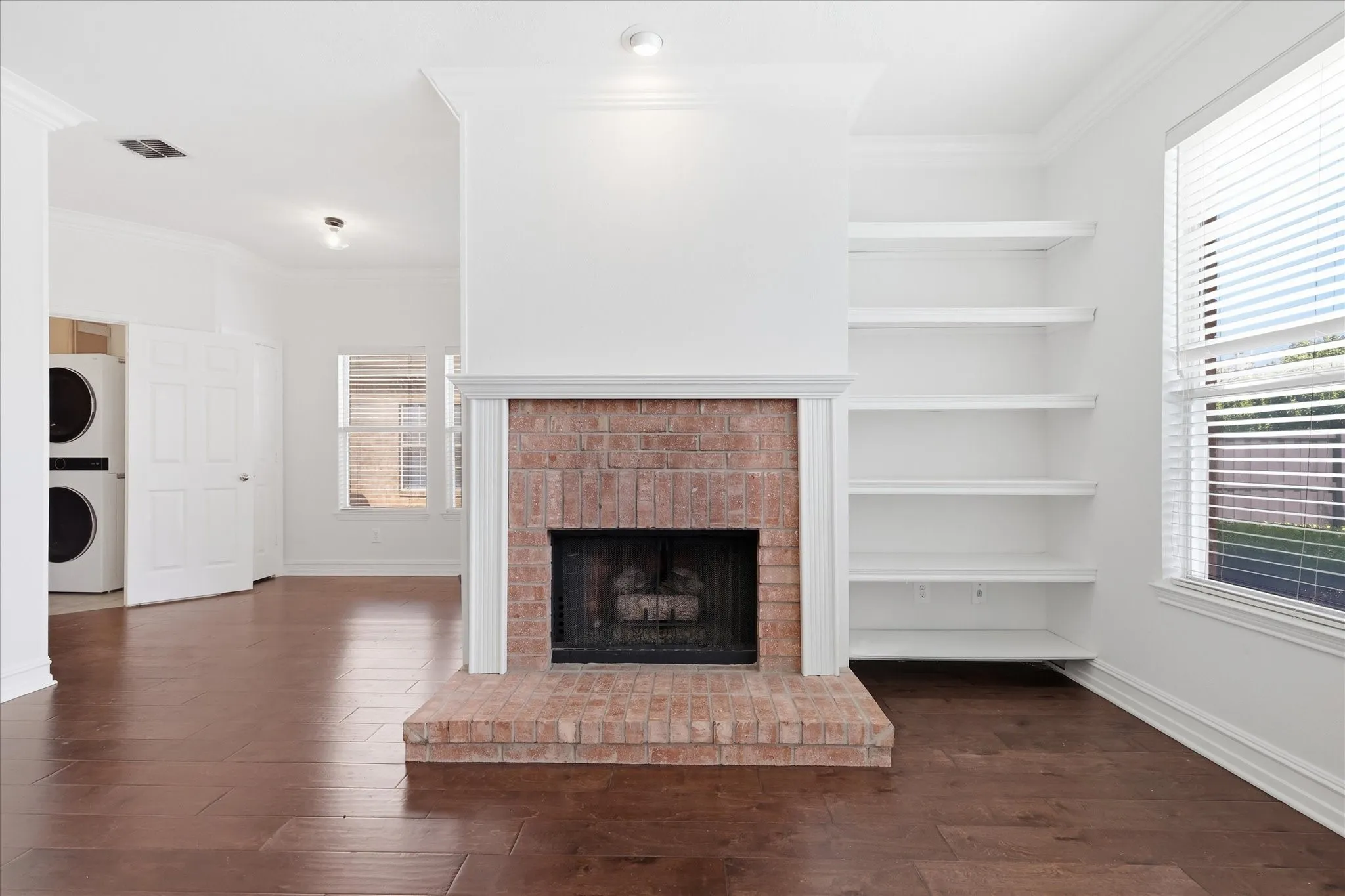 Single Family Residence For Sale in Denton County , 2608 Timberhill Drive, Flower Mound, Texas 75028, 3 Bedroom, 2 Bathroom, 2 Garage spaces, 1,508 Sqft, built in 1997, mls#21356606, Real Estate Agent in Flower Mound, Homes For Sale in Denton county, Homes For Sale in Flower Mound, Realtor in Flower Mound Texas, Real Estate Brokerage Independent Realty Texas, Luminita Cordes Realtor