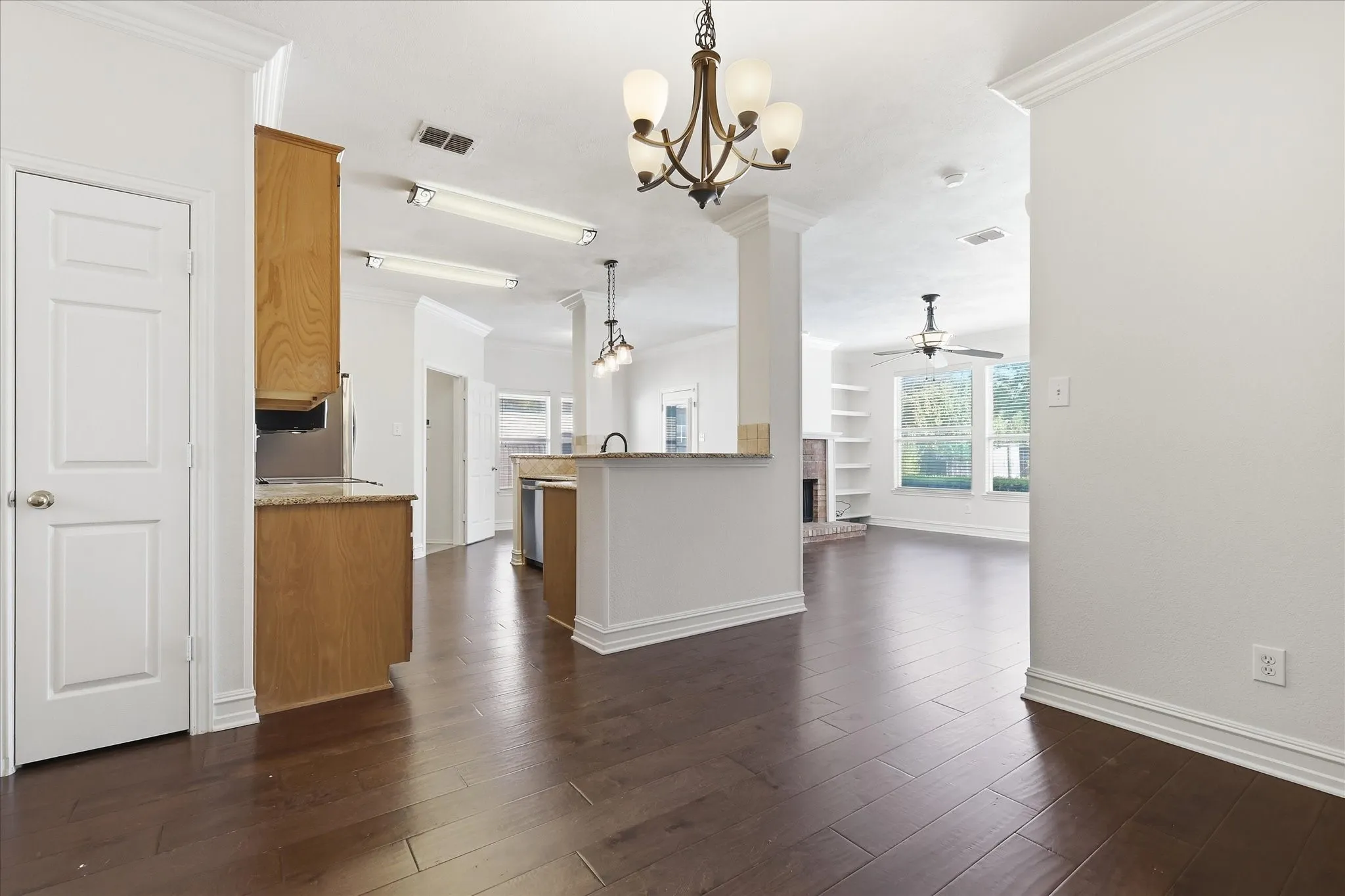 Single Family Residence For Sale in Denton County , 2608 Timberhill Drive, Flower Mound, Texas 75028, 3 Bedroom, 2 Bathroom, 2 Garage spaces, 1,508 Sqft, built in 1997, mls#21356606, Real Estate Agent in Flower Mound, Homes For Sale in Denton county, Homes For Sale in Flower Mound, Realtor in Flower Mound Texas, Real Estate Brokerage Independent Realty Texas, Luminita Cordes Realtor