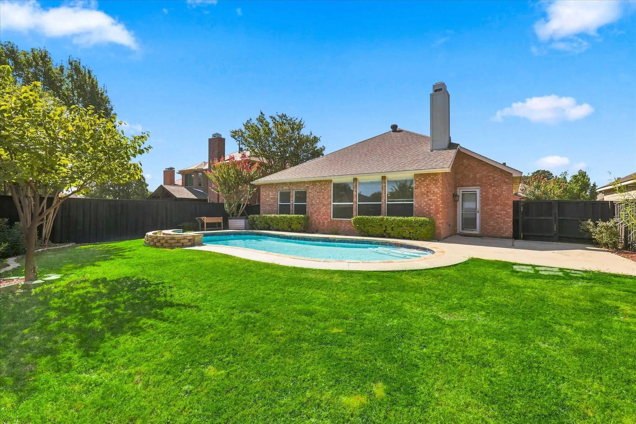 Single Family Residence For Sale in Denton County , 2608 Timberhill Drive, Flower Mound, Texas 75028, 3 Bedroom, 2 Bathroom, 2 Garage spaces, 1,508 Sqft, built in 1997, mls#21356606, Real Estate Agent in Flower Mound, Homes For Sale in Denton county, Homes For Sale in Flower Mound, Realtor in Flower Mound Texas, Real Estate Brokerage Independent Realty Texas, Luminita Cordes Realtor