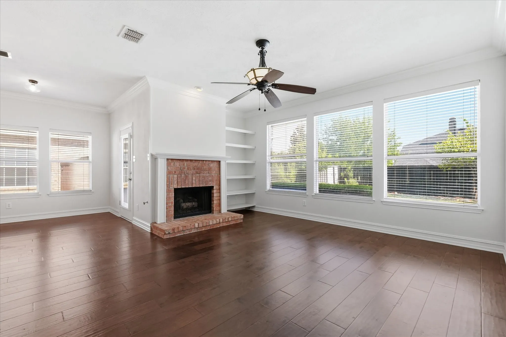 Single Family Residence For Sale in Denton County , 2608 Timberhill Drive, Flower Mound, Texas 75028, 3 Bedroom, 2 Bathroom, 2 Garage spaces, 1,508 Sqft, built in 1997, mls#21356606, Real Estate Agent in Flower Mound, Homes For Sale in Denton county, Homes For Sale in Flower Mound, Realtor in Flower Mound Texas, Real Estate Brokerage Independent Realty Texas, Luminita Cordes Realtor