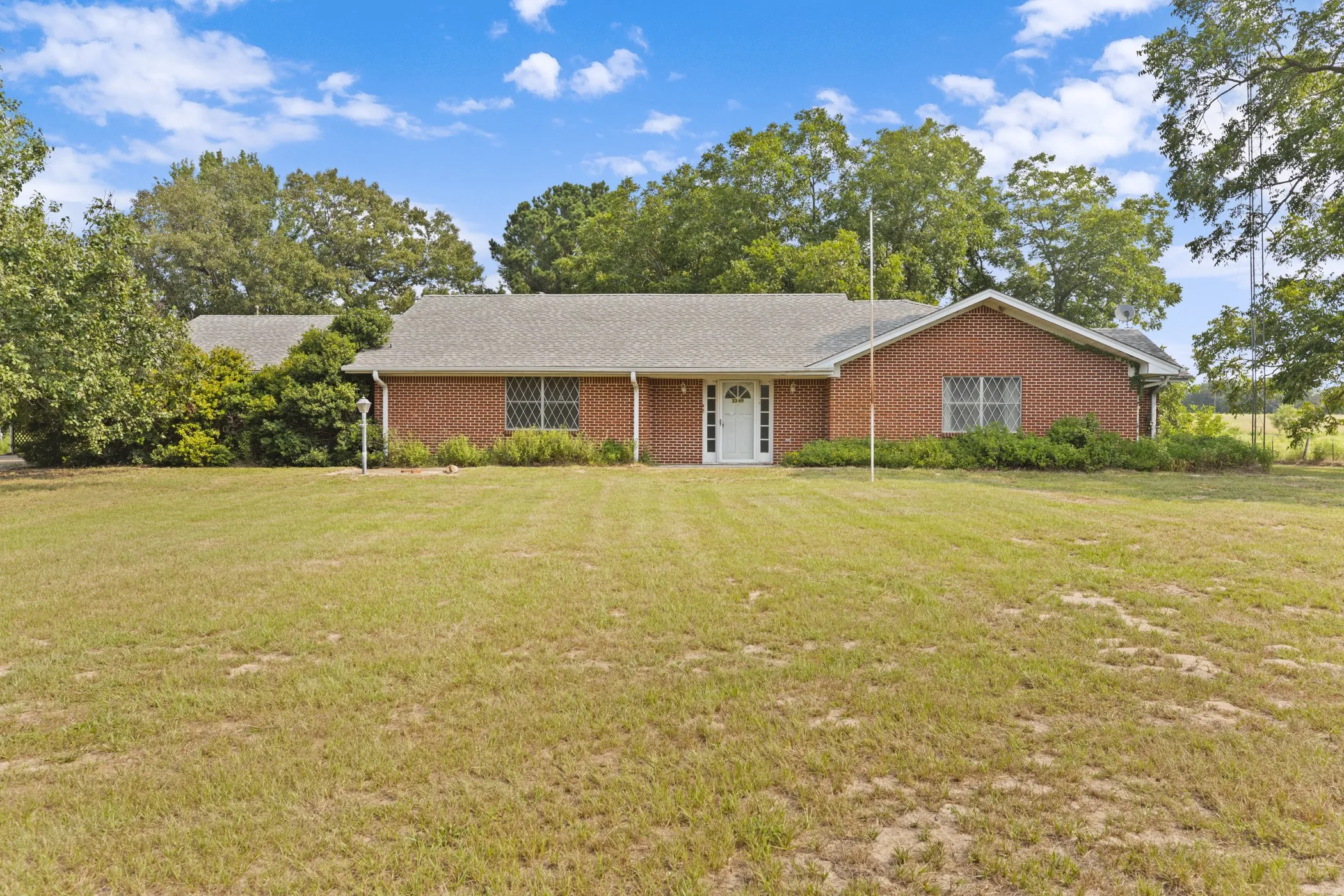 Farm For Sale in Wood County , 3349 E State Highway 154, Quitman, Texas 75783, 3 Bedroom, 3 Bathroom, 2 Garage spaces, 2,674 Sqft, built in 1960, mls#21356912, Real Estate Agent in Quitman, Homes For Sale in Wood county, Homes For Sale in Quitman, Realtor in Quitman Texas, Real Estate Brokerage Independent Realty Texas, Luminita Cordes Realtor